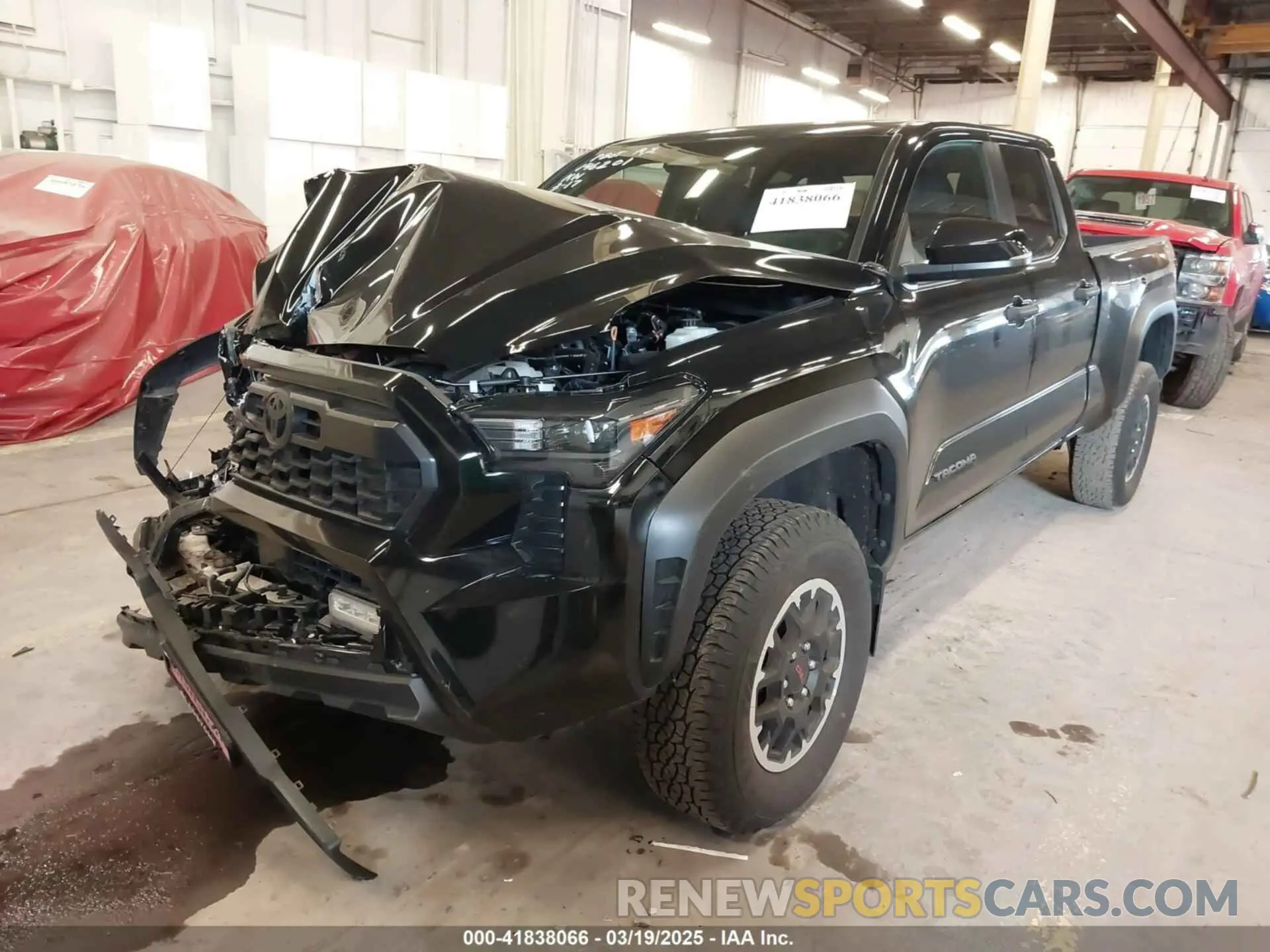 2 fotografías del automóvil dañado 3TMLB5JN9RM067673 TOYOTA TACOMA 2024