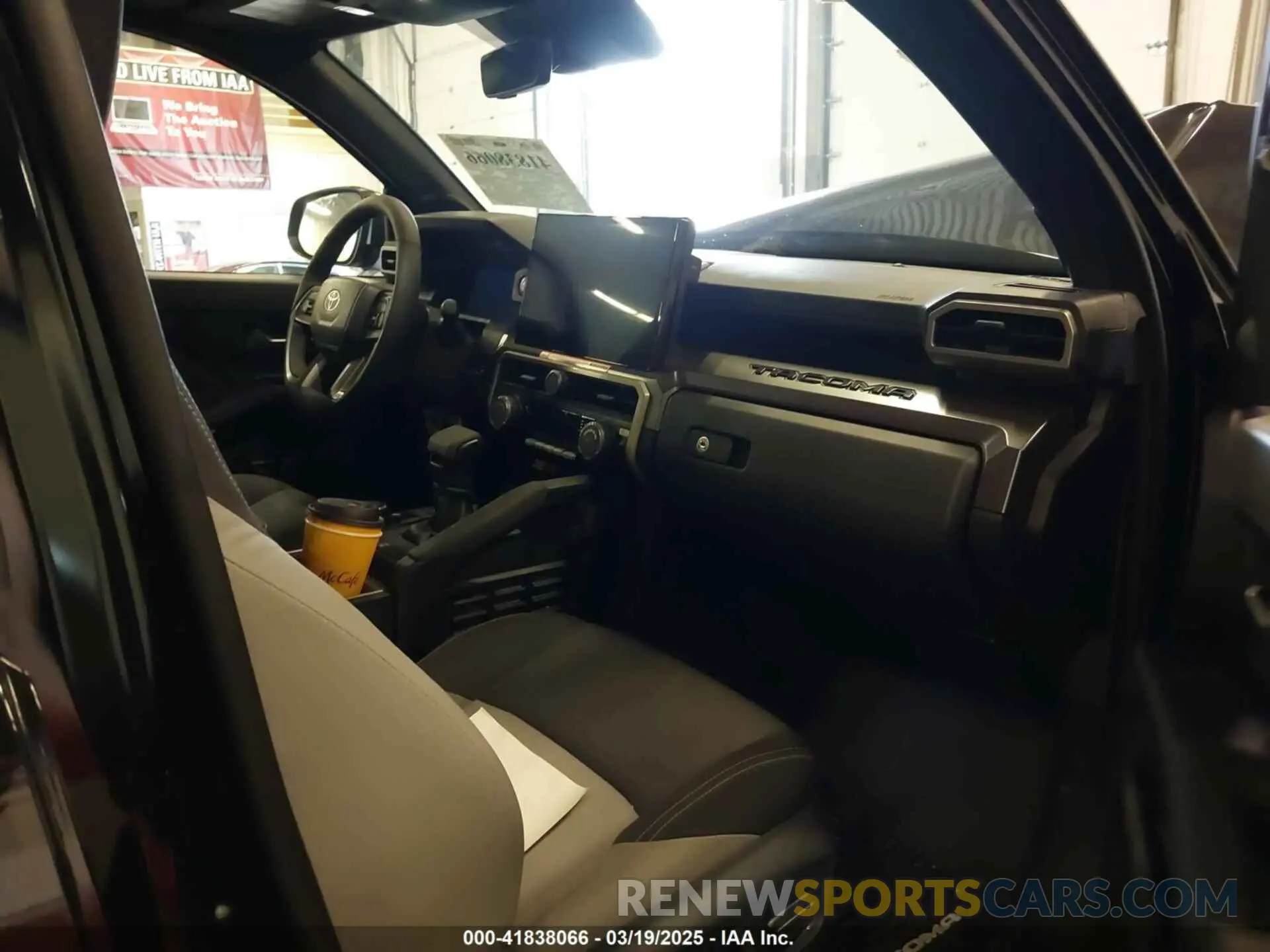 5 fotografías del automóvil dañado 3TMLB5JN9RM067673 TOYOTA TACOMA 2024