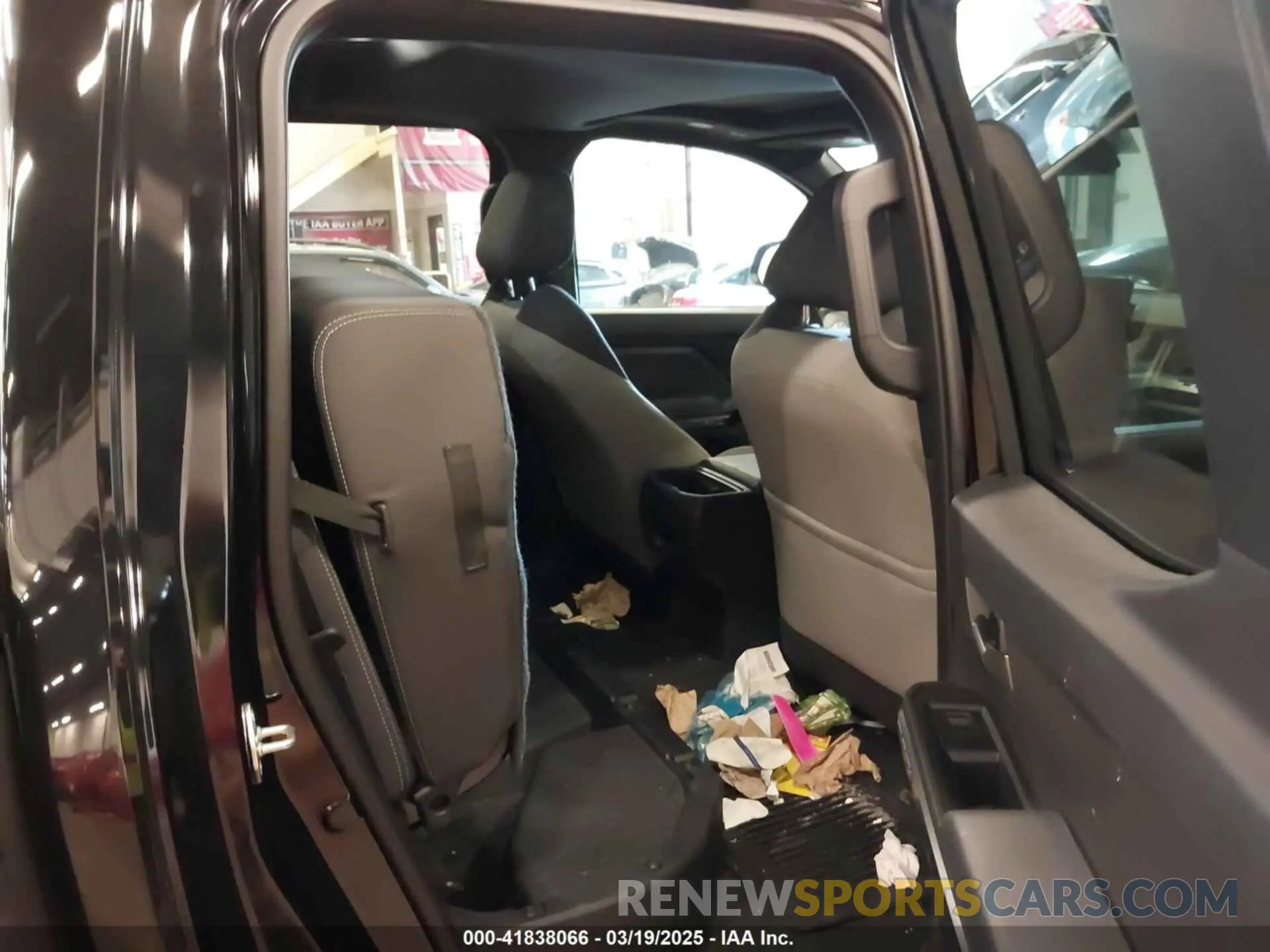 8 fotografías del automóvil dañado 3TMLB5JN9RM067673 TOYOTA TACOMA 2024