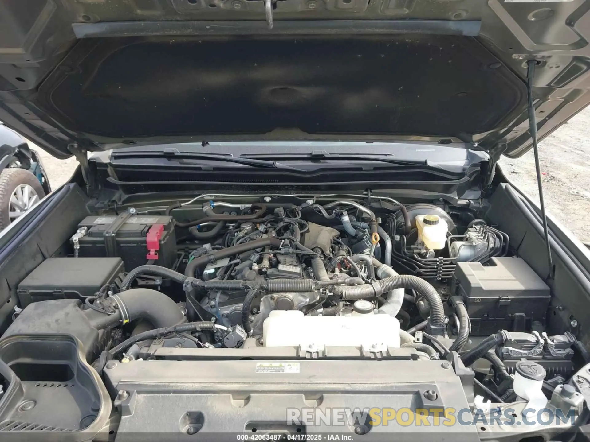 10 fotografías del automóvil dañado 3TMLB5JNXRM006834 TOYOTA TACOMA 2024