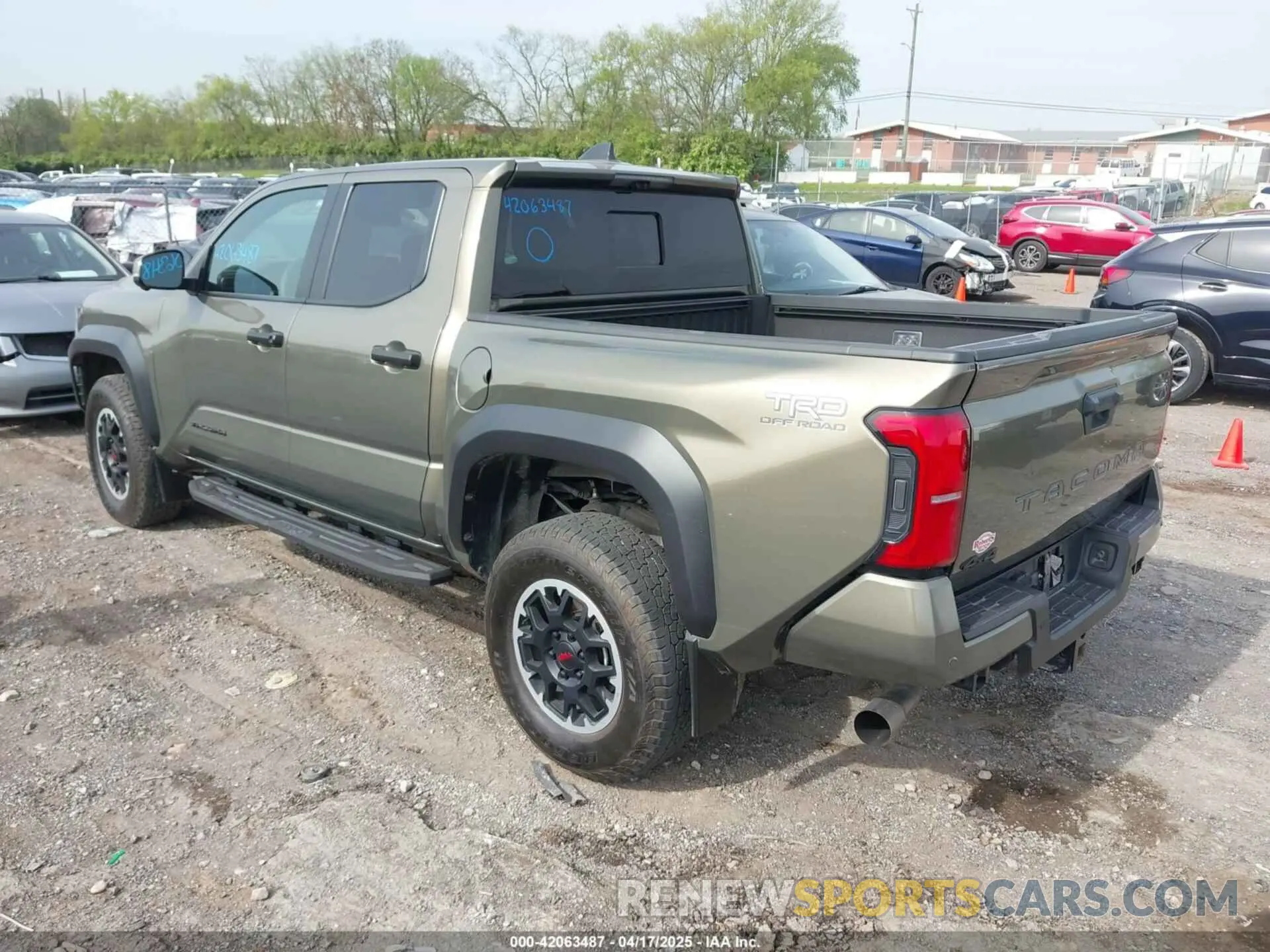 3 fotografías del automóvil dañado 3TMLB5JNXRM006834 TOYOTA TACOMA 2024