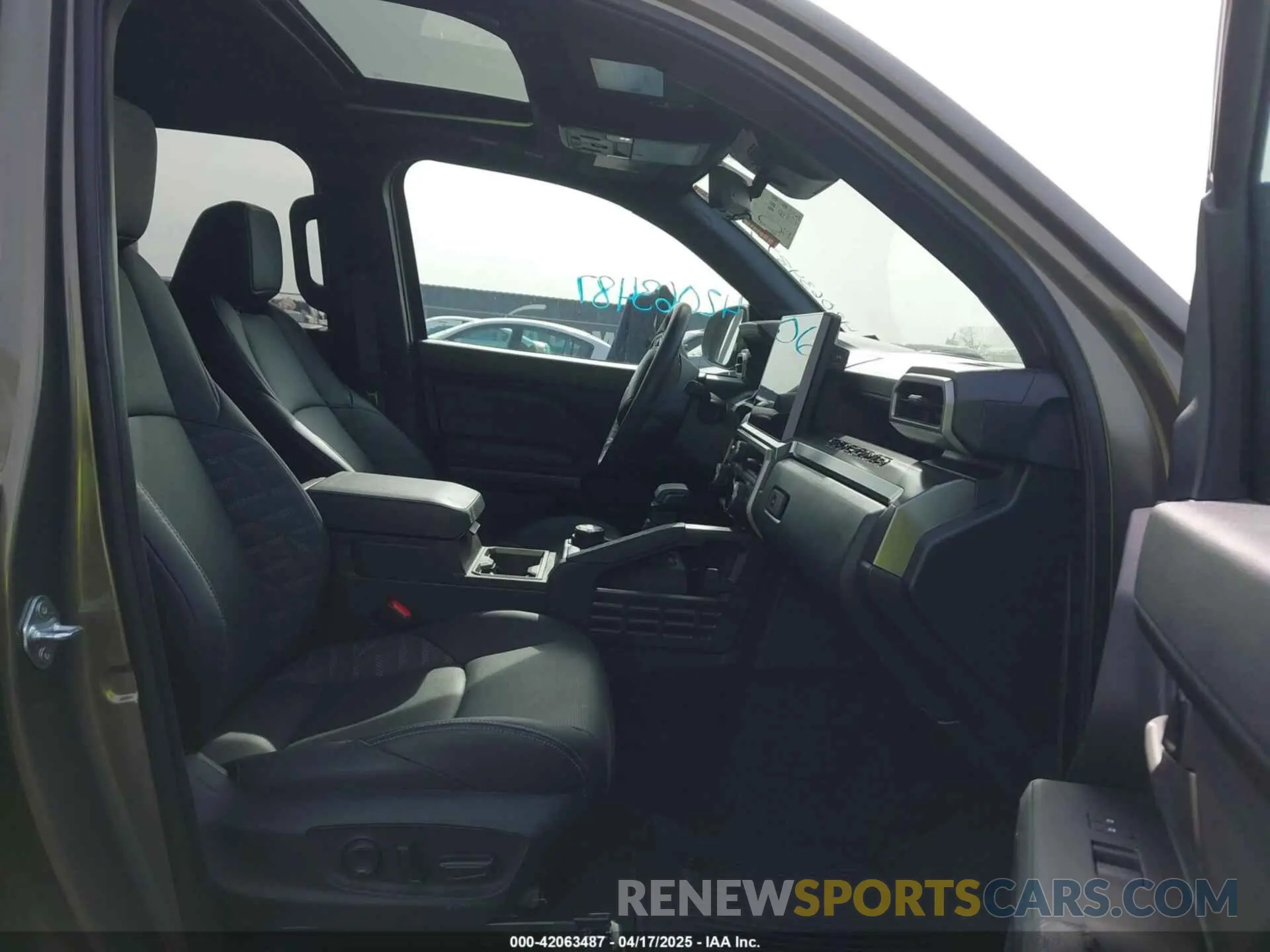 5 fotografías del automóvil dañado 3TMLB5JNXRM006834 TOYOTA TACOMA 2024