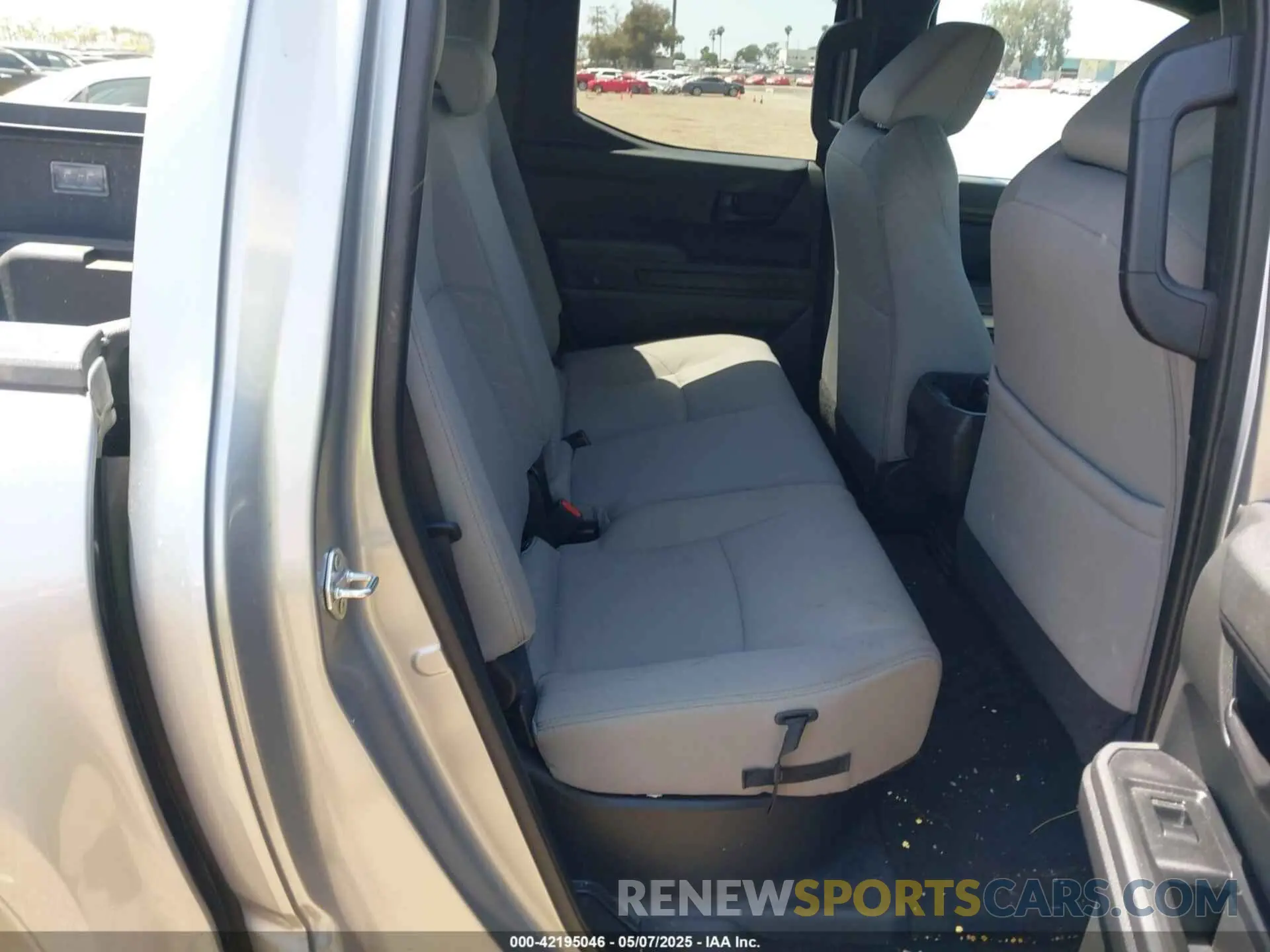 8 fotografías del automóvil dañado 3TMLB5JNXRM012956 TOYOTA TACOMA 2024