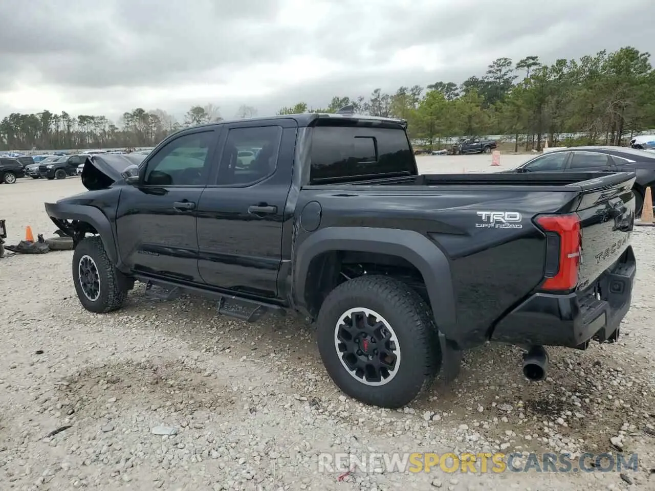 2 fotografías del automóvil dañado 3TMLB5JNXRM018756 TOYOTA TACOMA 2024