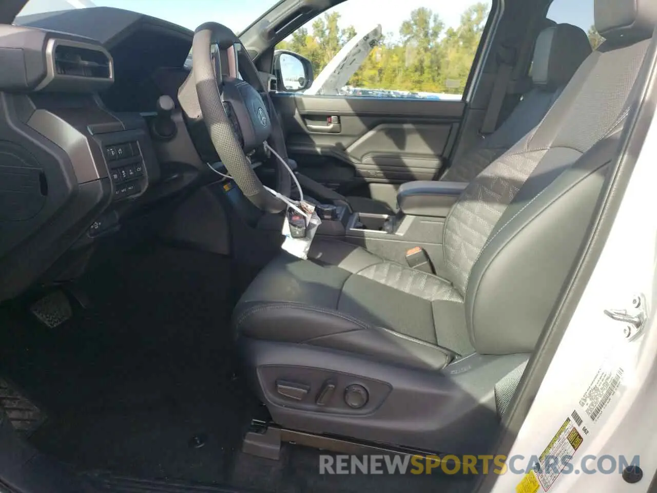 7 fotografías del automóvil dañado 3TMLB5JNXRM043639 TOYOTA TACOMA 2024