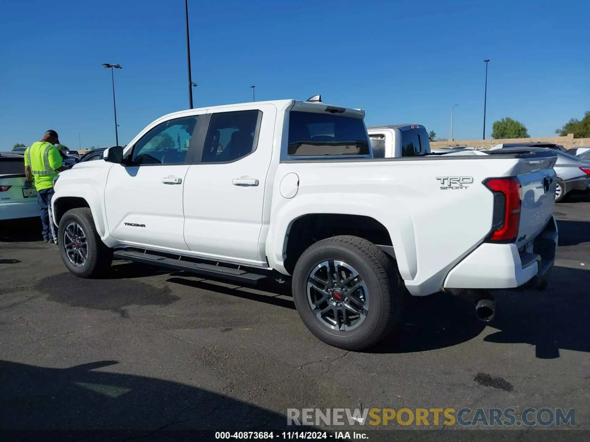 14 fotografías del automóvil dañado 3TMLB5JNXRM044189 TOYOTA TACOMA 2024