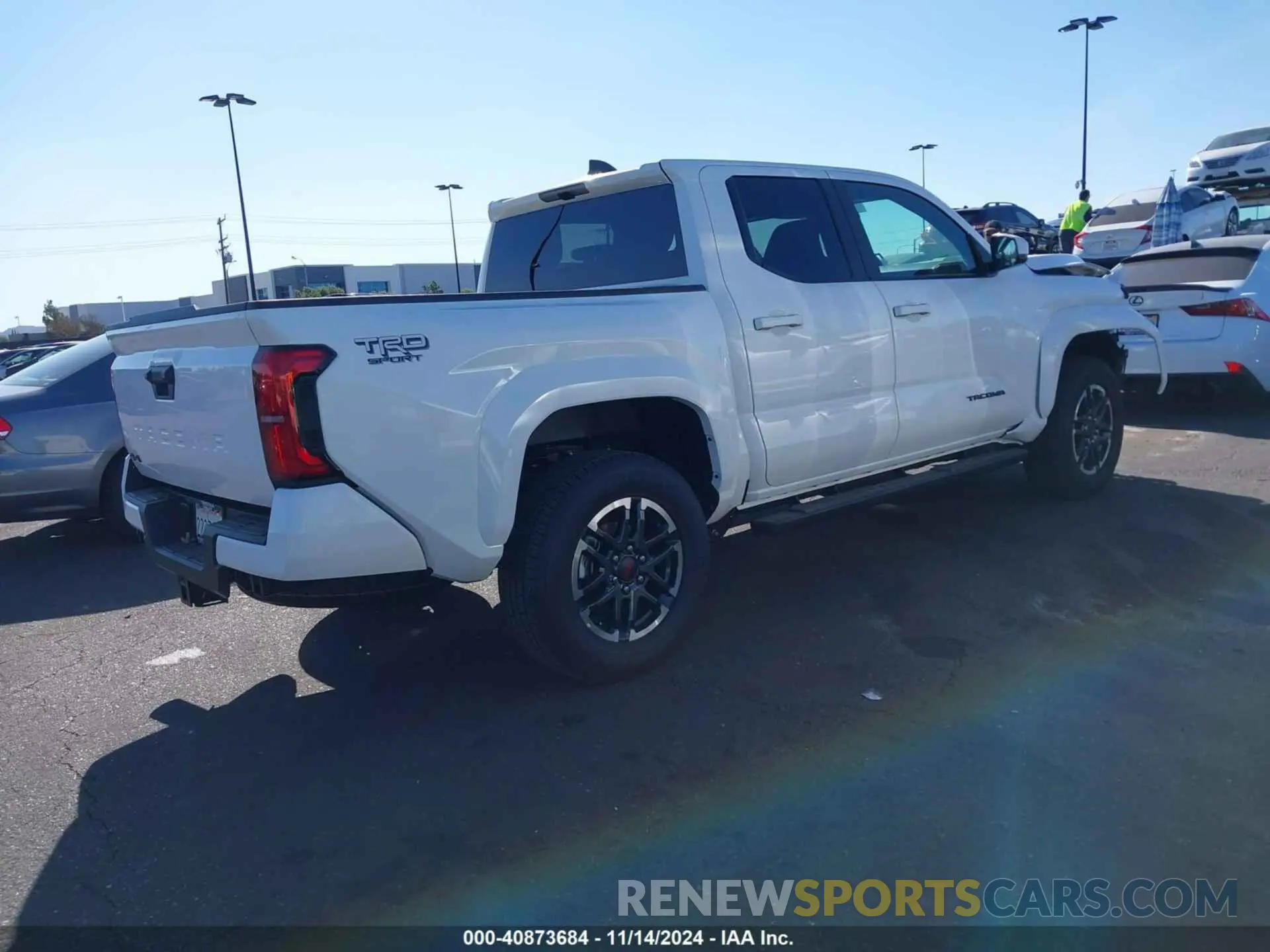 4 fotografías del automóvil dañado 3TMLB5JNXRM044189 TOYOTA TACOMA 2024