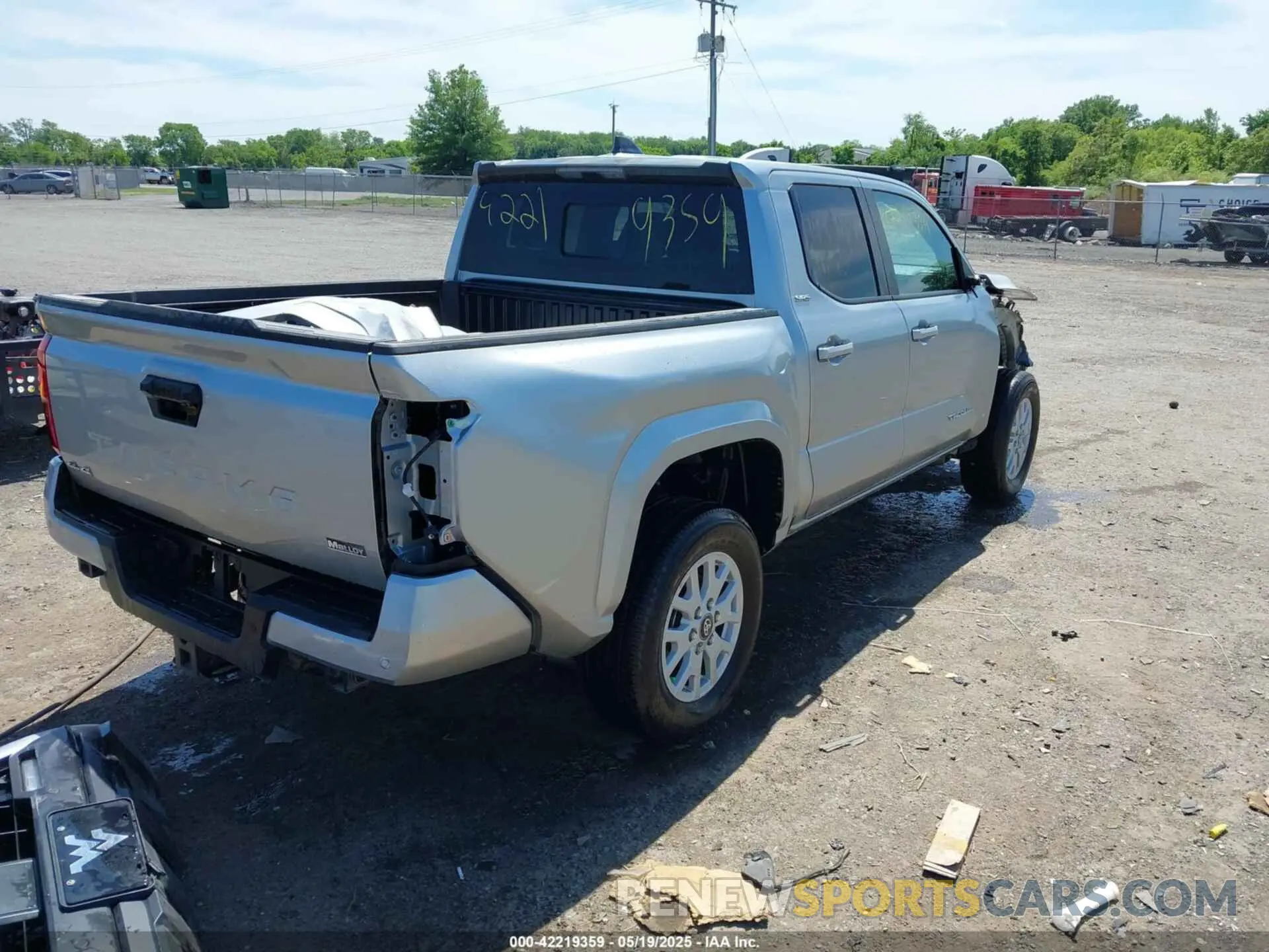 4 fotografías del automóvil dañado 3TMLB5JNXRM050011 TOYOTA TACOMA 2024