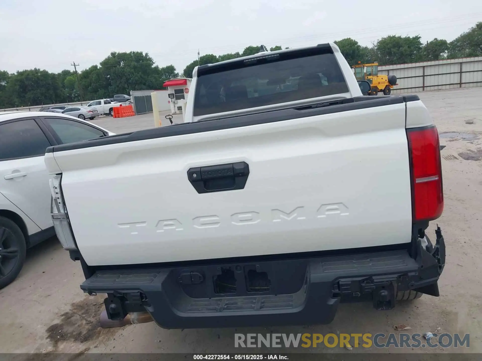 16 fotografías del automóvil dañado 3TYJDAHN2RT017587 TOYOTA TACOMA 2024