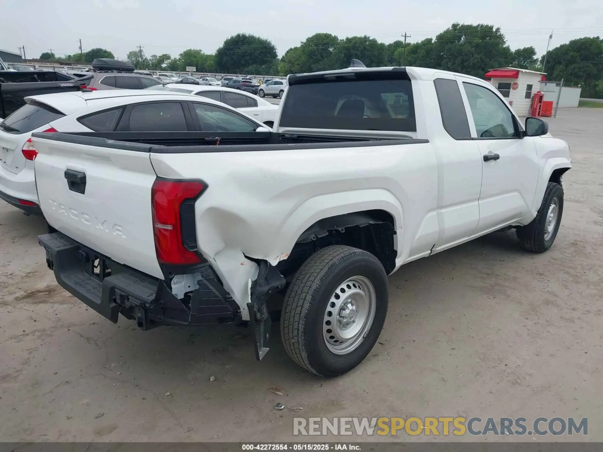 4 fotografías del automóvil dañado 3TYJDAHN2RT017587 TOYOTA TACOMA 2024