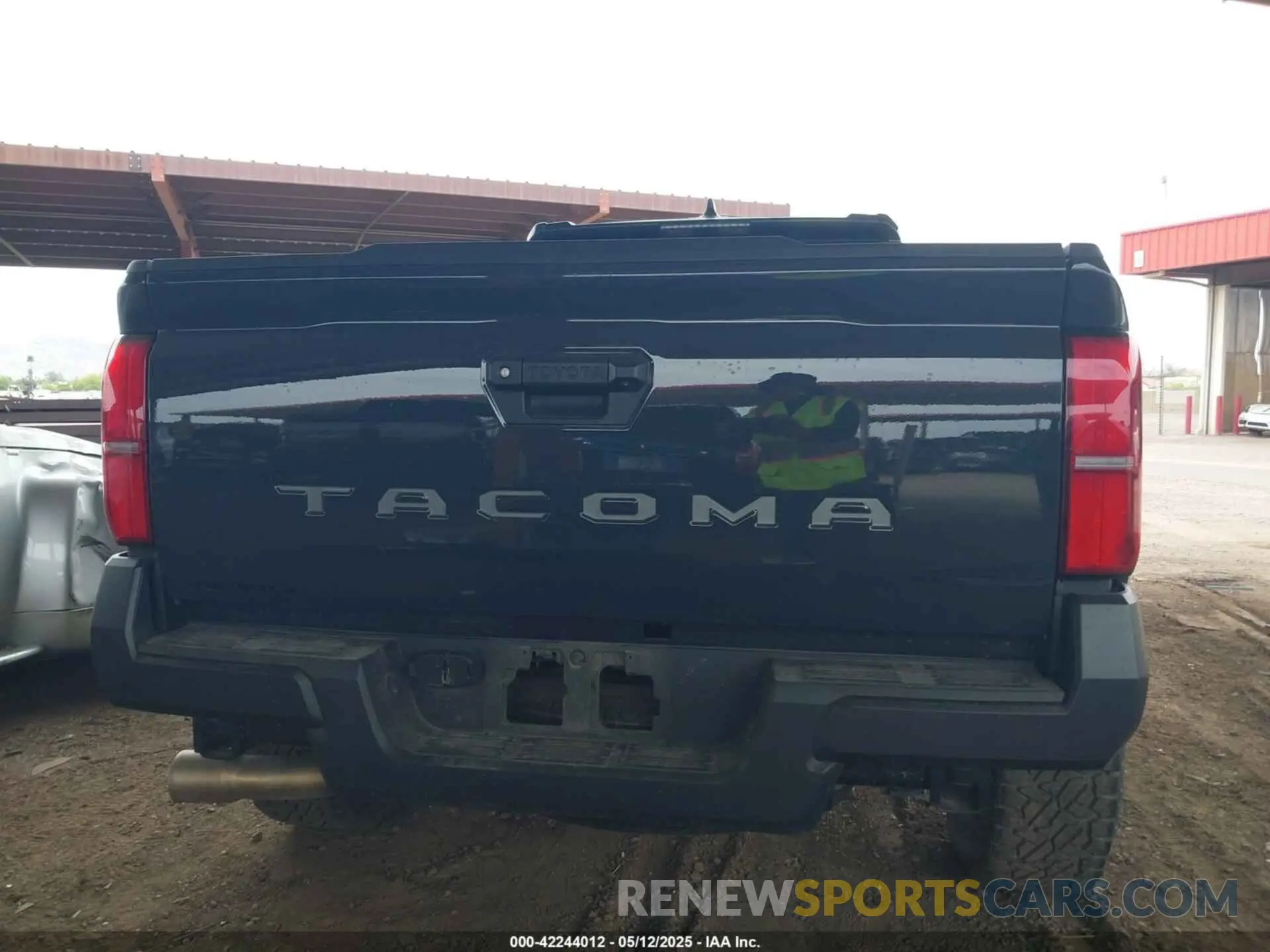 17 fotografías del automóvil dañado 3TYJDAHN8RT008148 TOYOTA TACOMA 2024