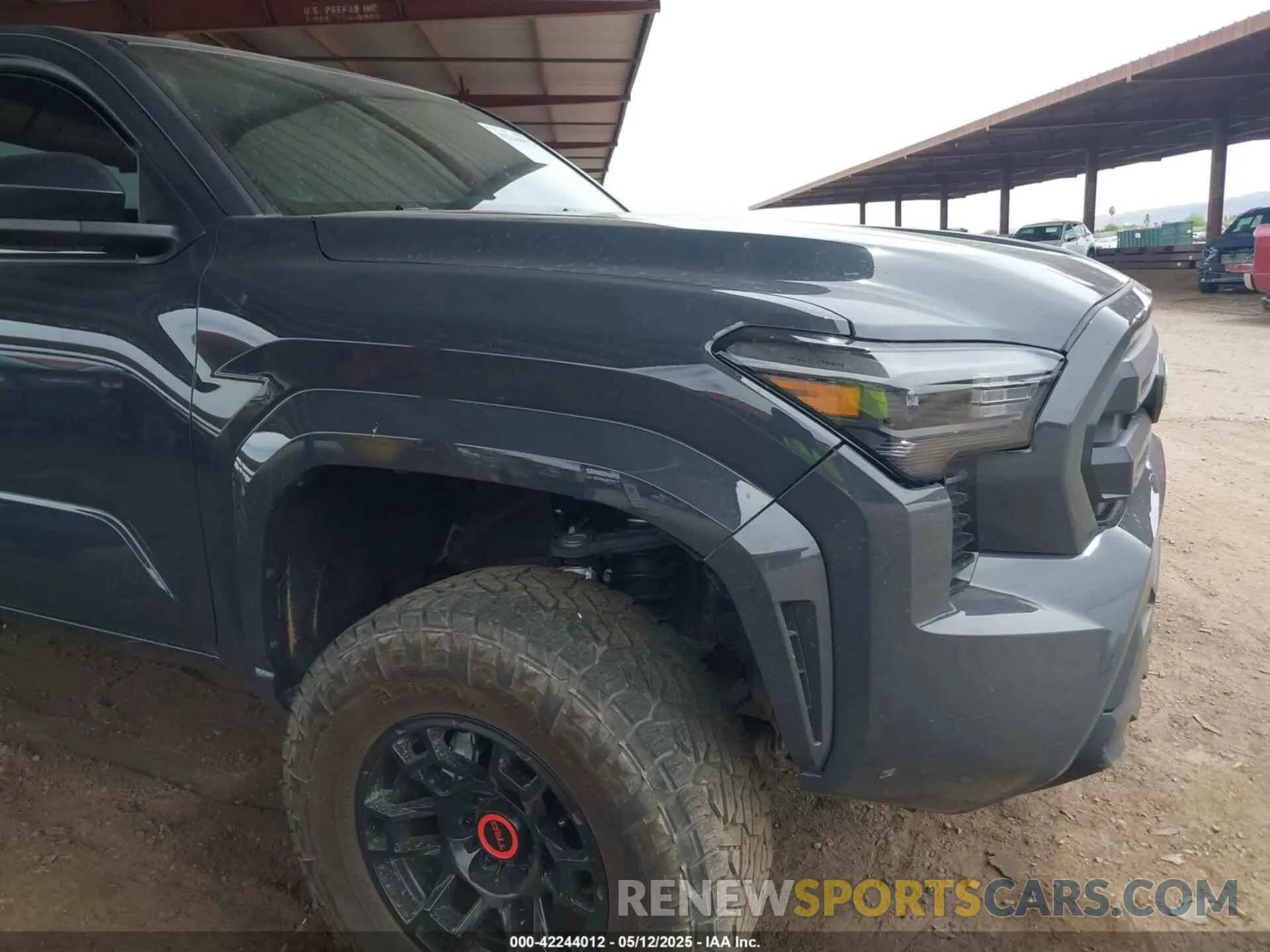 6 fotografías del automóvil dañado 3TYJDAHN8RT008148 TOYOTA TACOMA 2024
