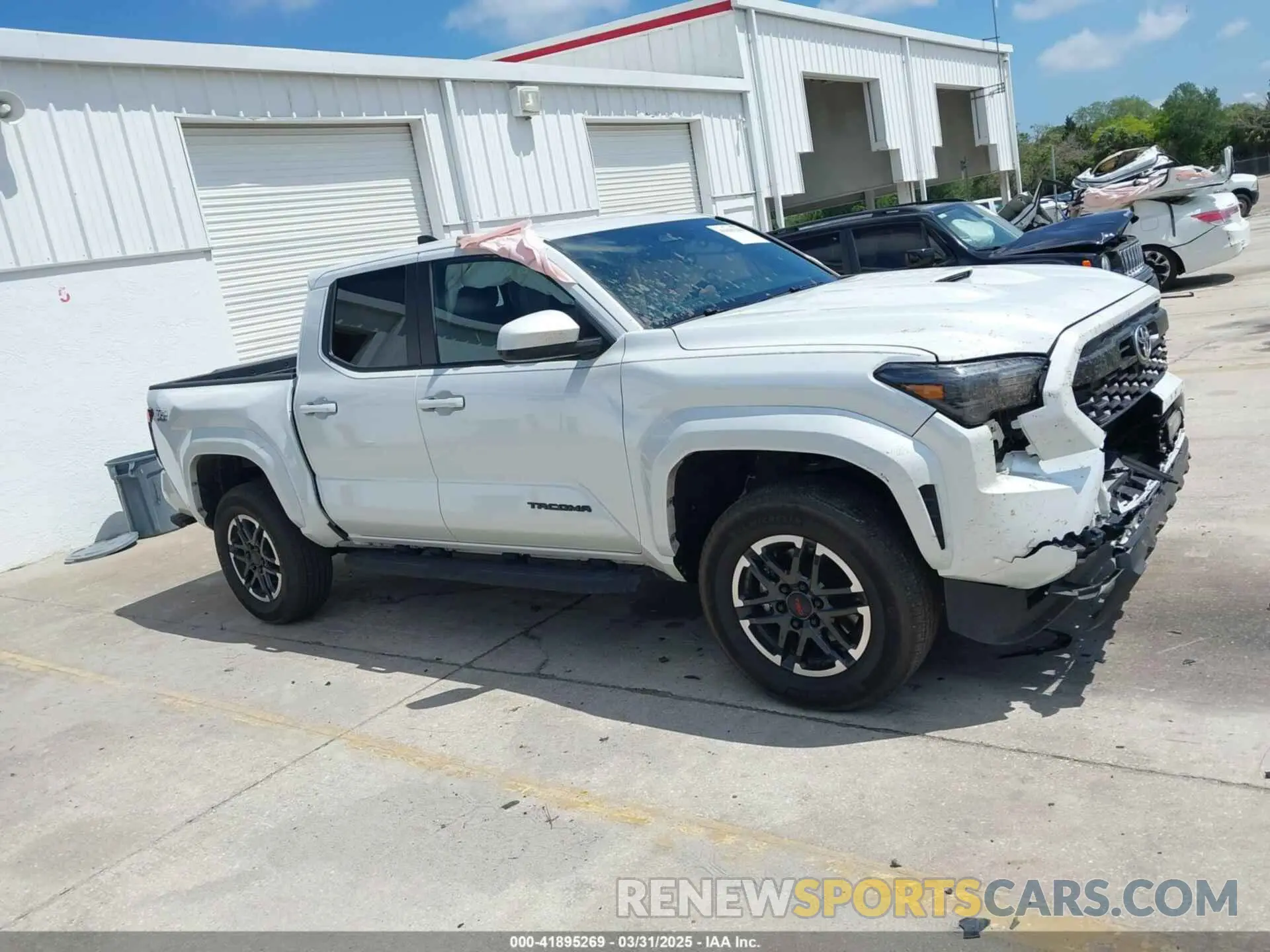 13 fotografías del automóvil dañado 3TYKB5FN0RT007502 TOYOTA TACOMA 2024