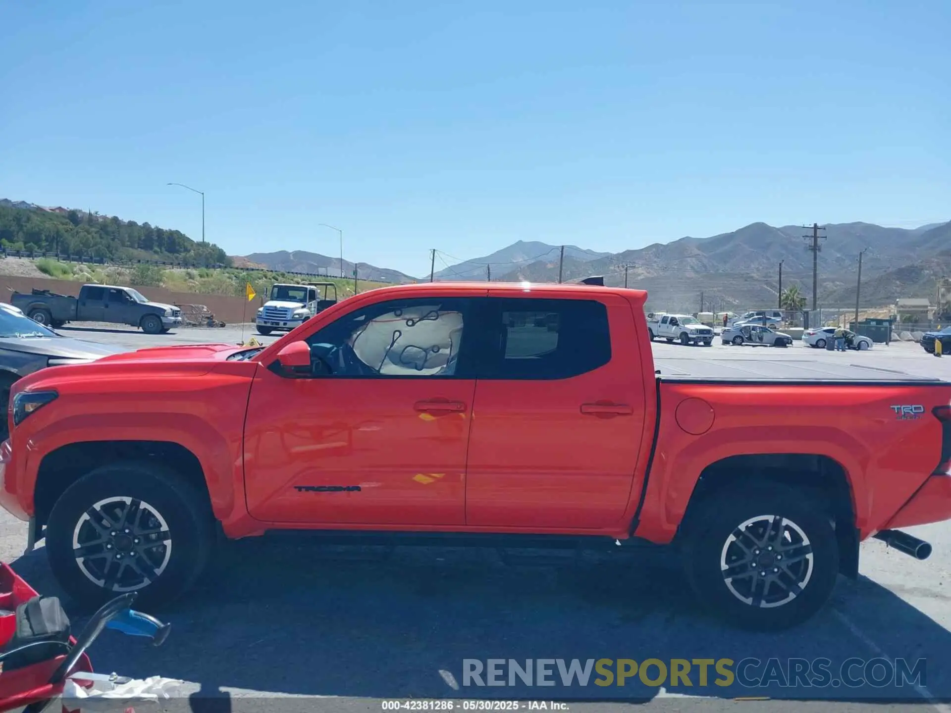 14 fotografías del automóvil dañado 3TYKB5FN0RT014918 TOYOTA TACOMA 2024