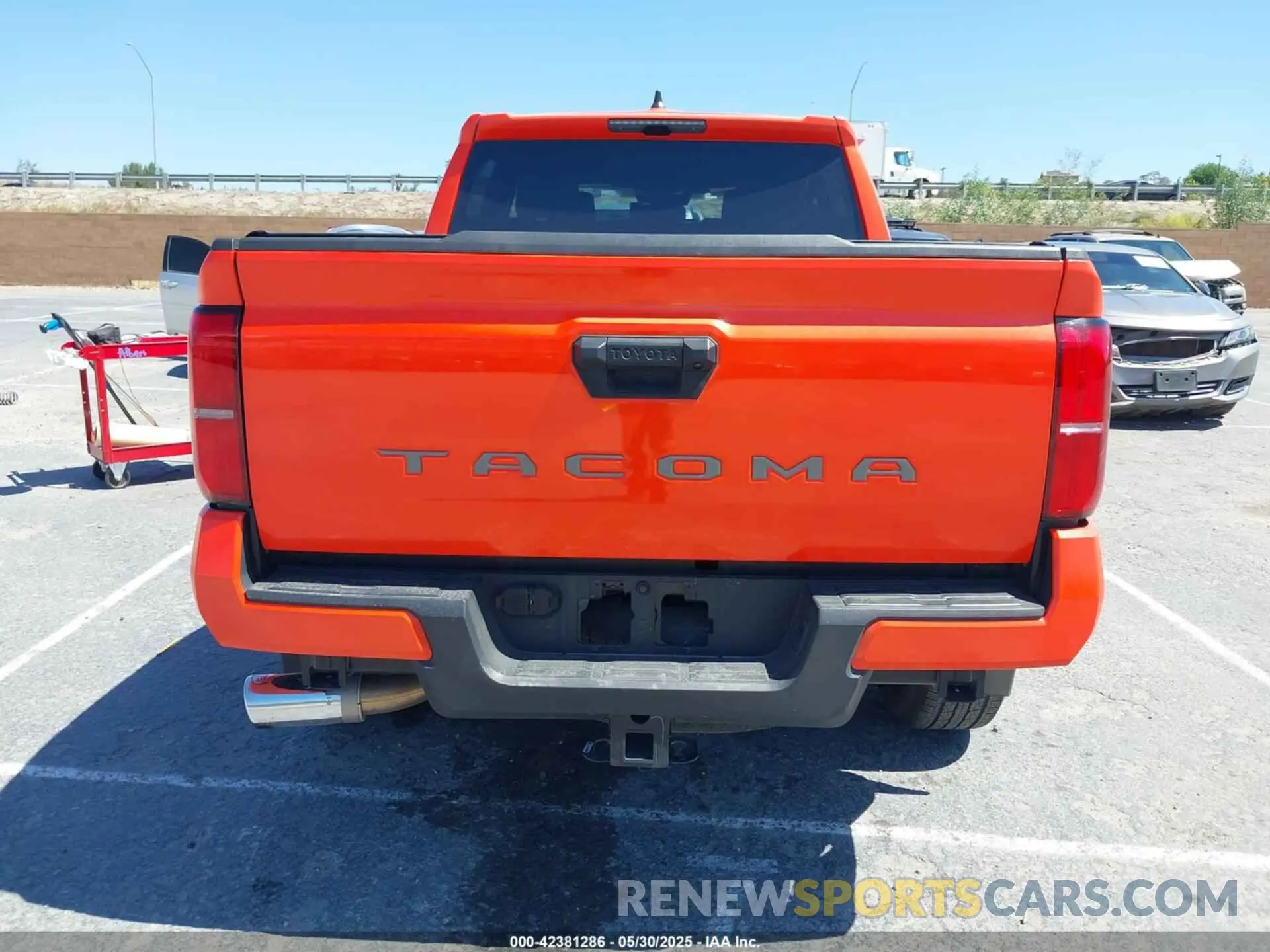 16 fotografías del automóvil dañado 3TYKB5FN0RT014918 TOYOTA TACOMA 2024