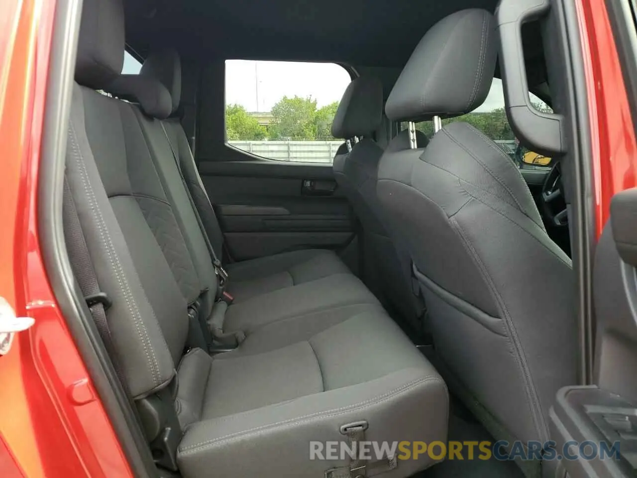 10 fotografías del automóvil dañado 3TYKB5FN8RT001446 TOYOTA TACOMA 2024