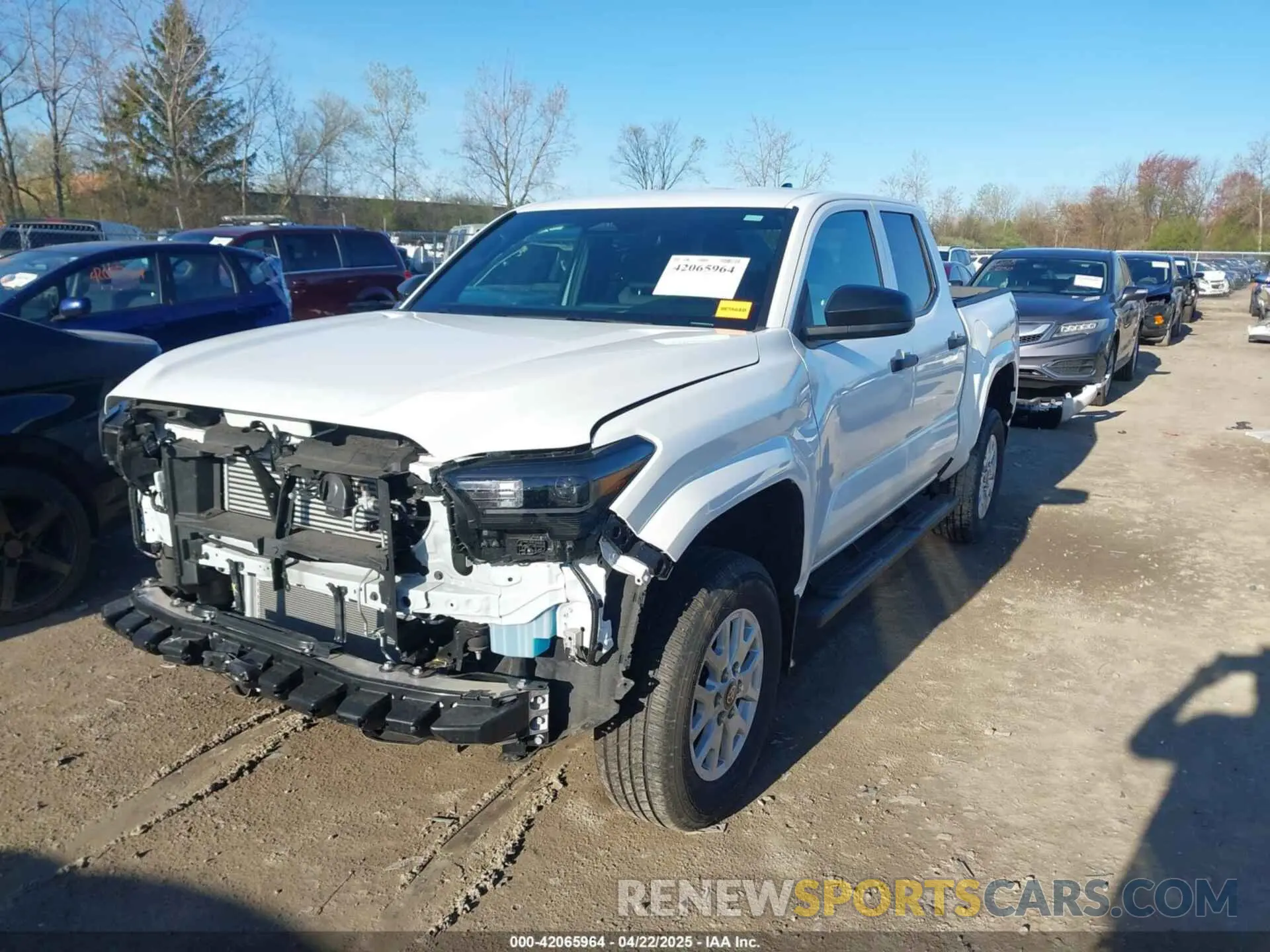 2 fotografías del automóvil dañado 3TYKD5HN2RT000445 TOYOTA TACOMA 2024