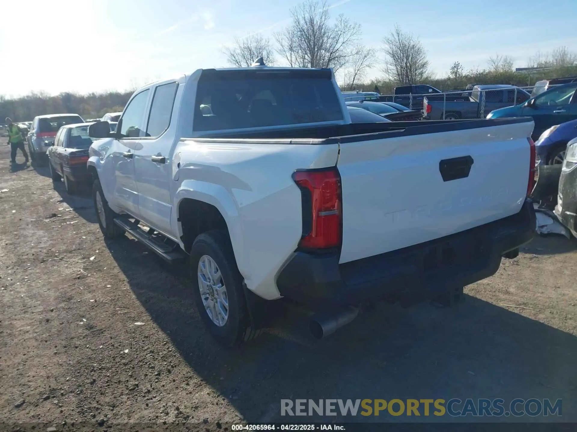 3 fotografías del automóvil dañado 3TYKD5HN2RT000445 TOYOTA TACOMA 2024