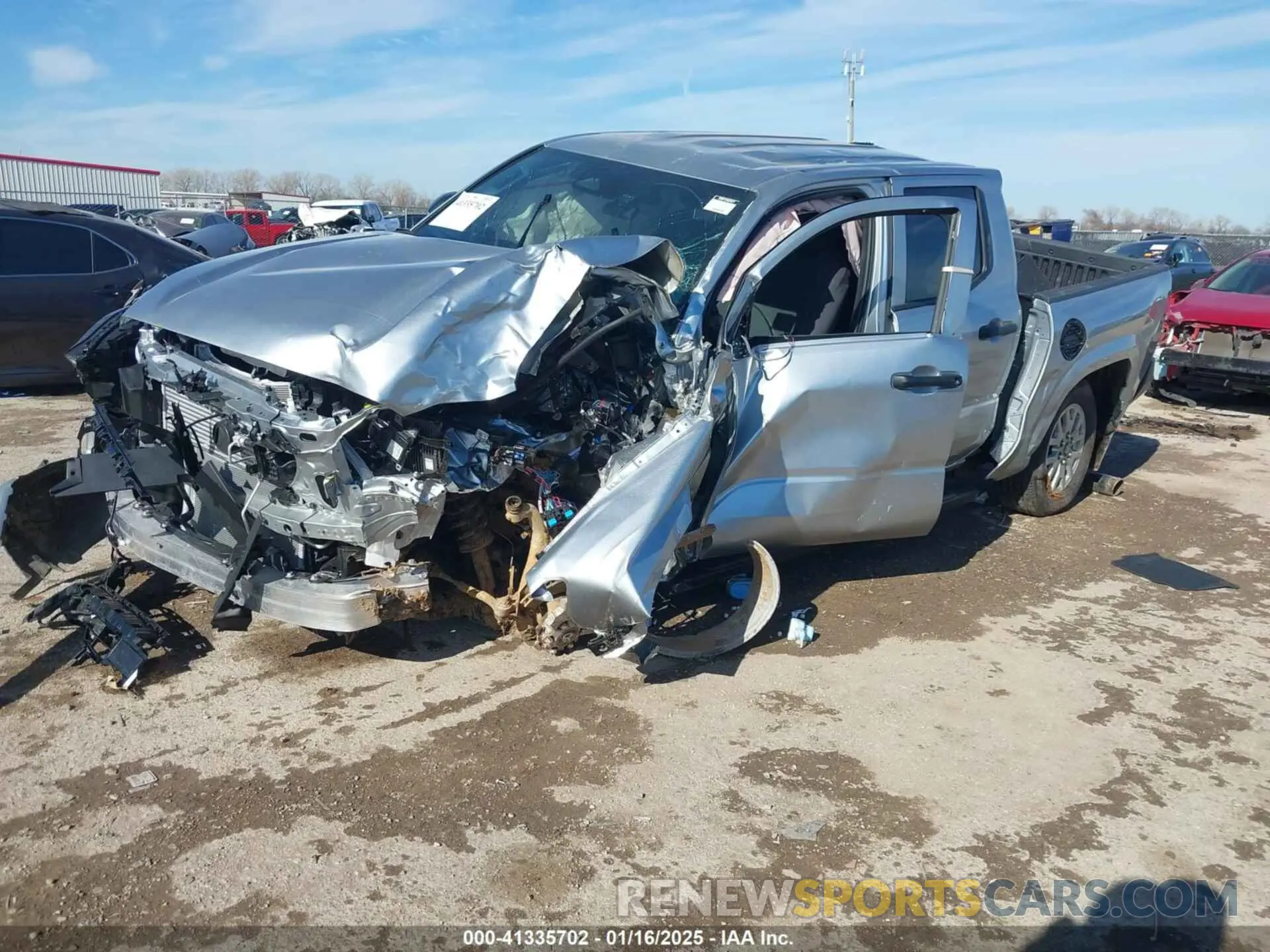 2 fotografías del automóvil dañado 3TYKD5HN4RT016047 TOYOTA TACOMA 2024