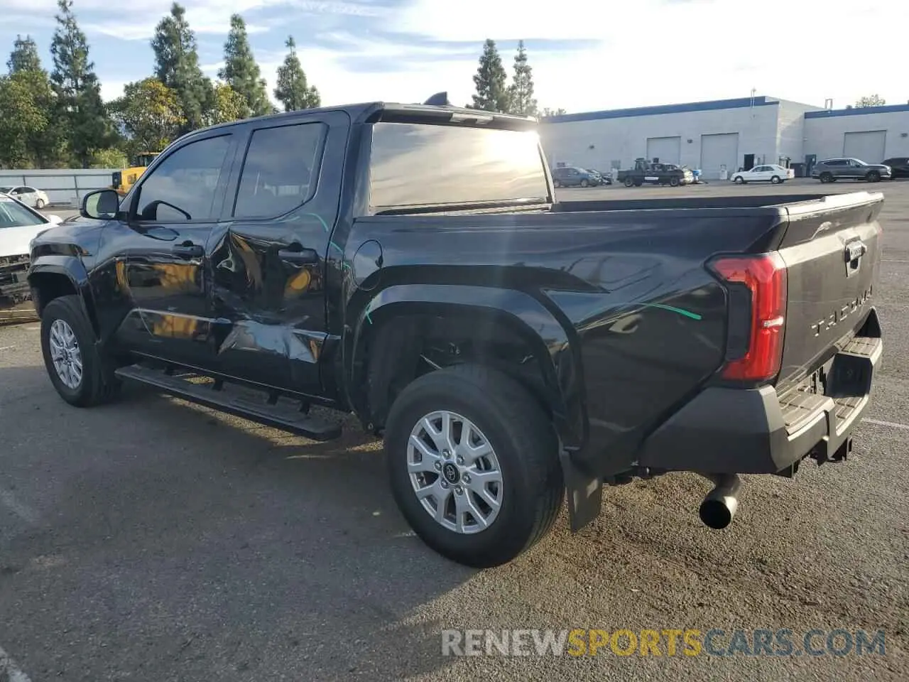 2 fotografías del automóvil dañado 3TYKD5HN7RT003230 TOYOTA TACOMA 2024