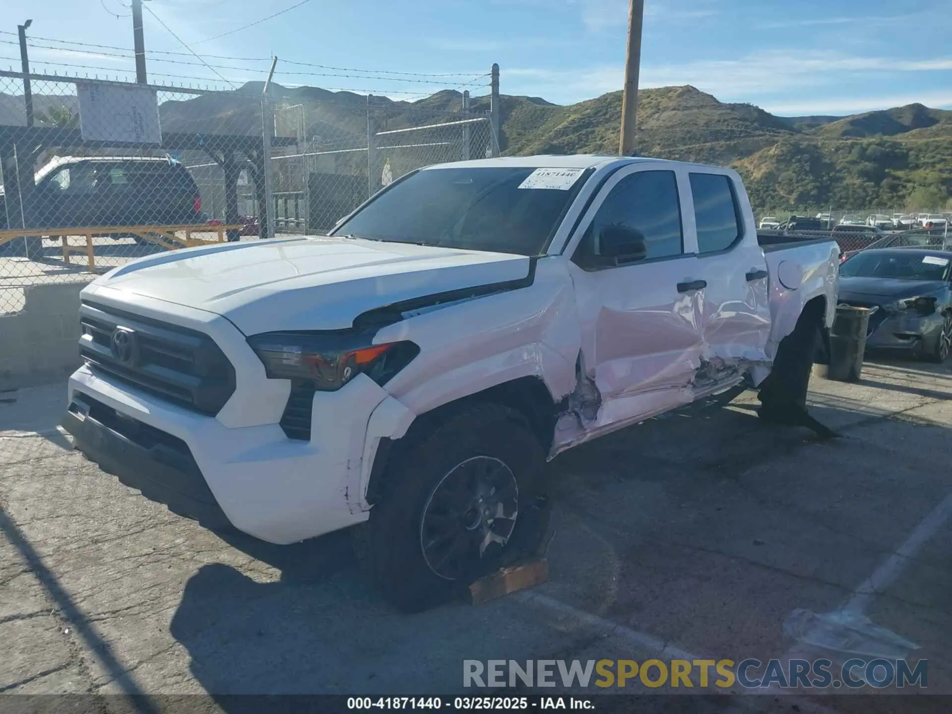2 fotografías del automóvil dañado 3TYKE5JN8RT053092 TOYOTA TACOMA 2024