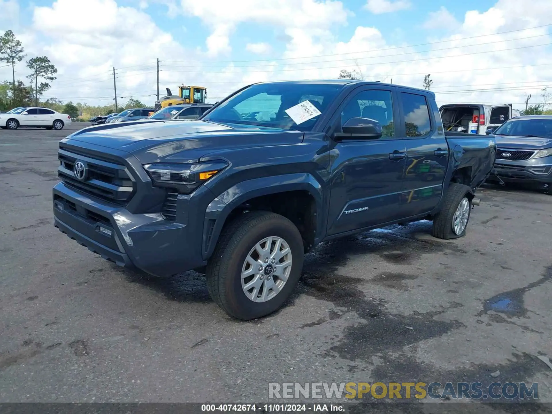 2 fotografías del automóvil dañado 3TYLB5JN0RT014445 TOYOTA TACOMA 2024