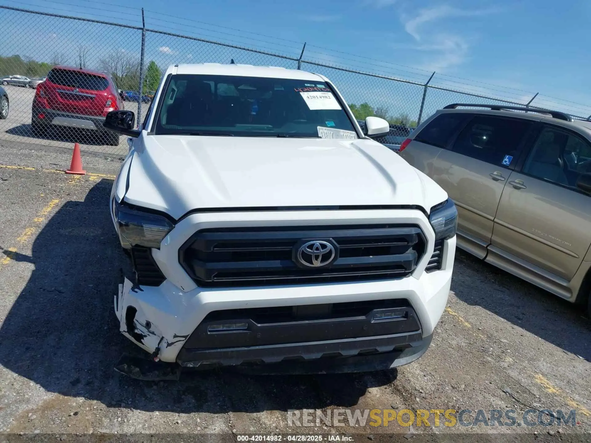 13 fotografías del automóvil dañado 3TYLB5JN0RT031648 TOYOTA TACOMA 2024