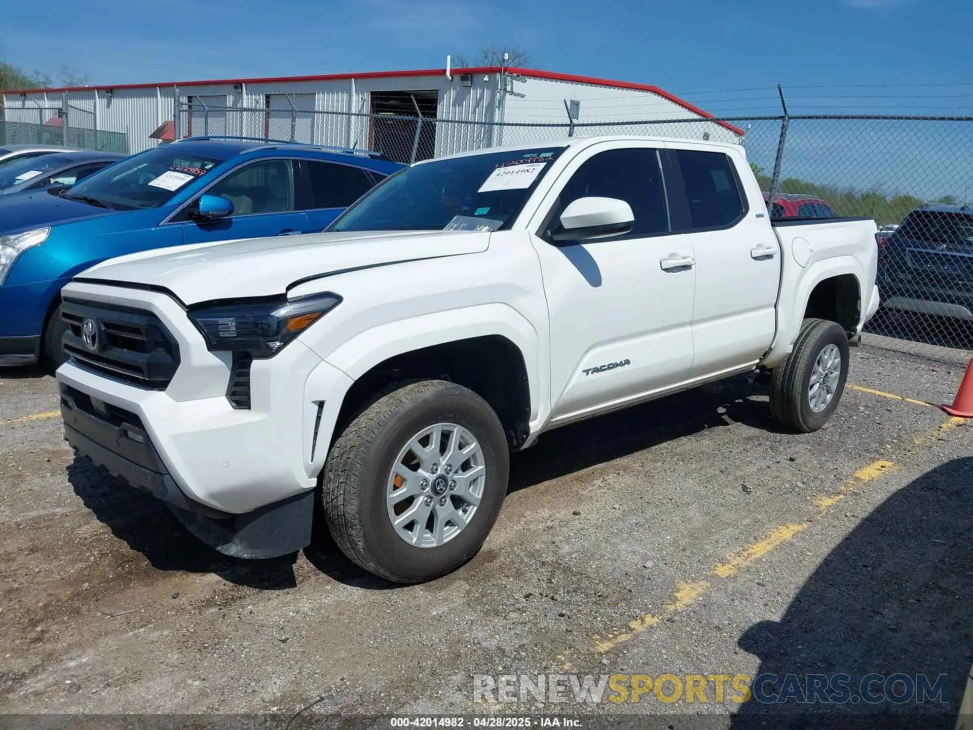 2 fotografías del automóvil dañado 3TYLB5JN0RT031648 TOYOTA TACOMA 2024