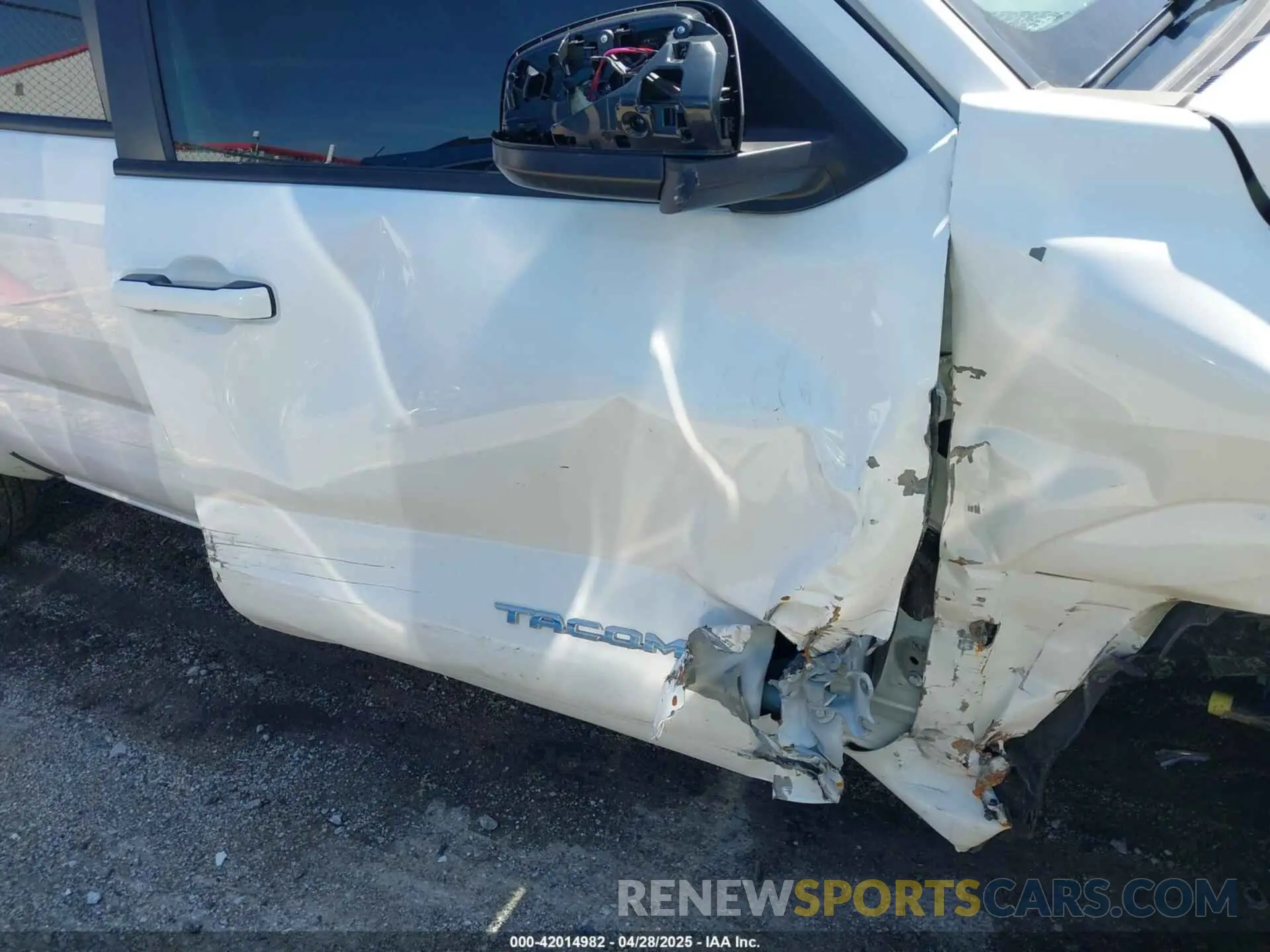 20 fotografías del automóvil dañado 3TYLB5JN0RT031648 TOYOTA TACOMA 2024