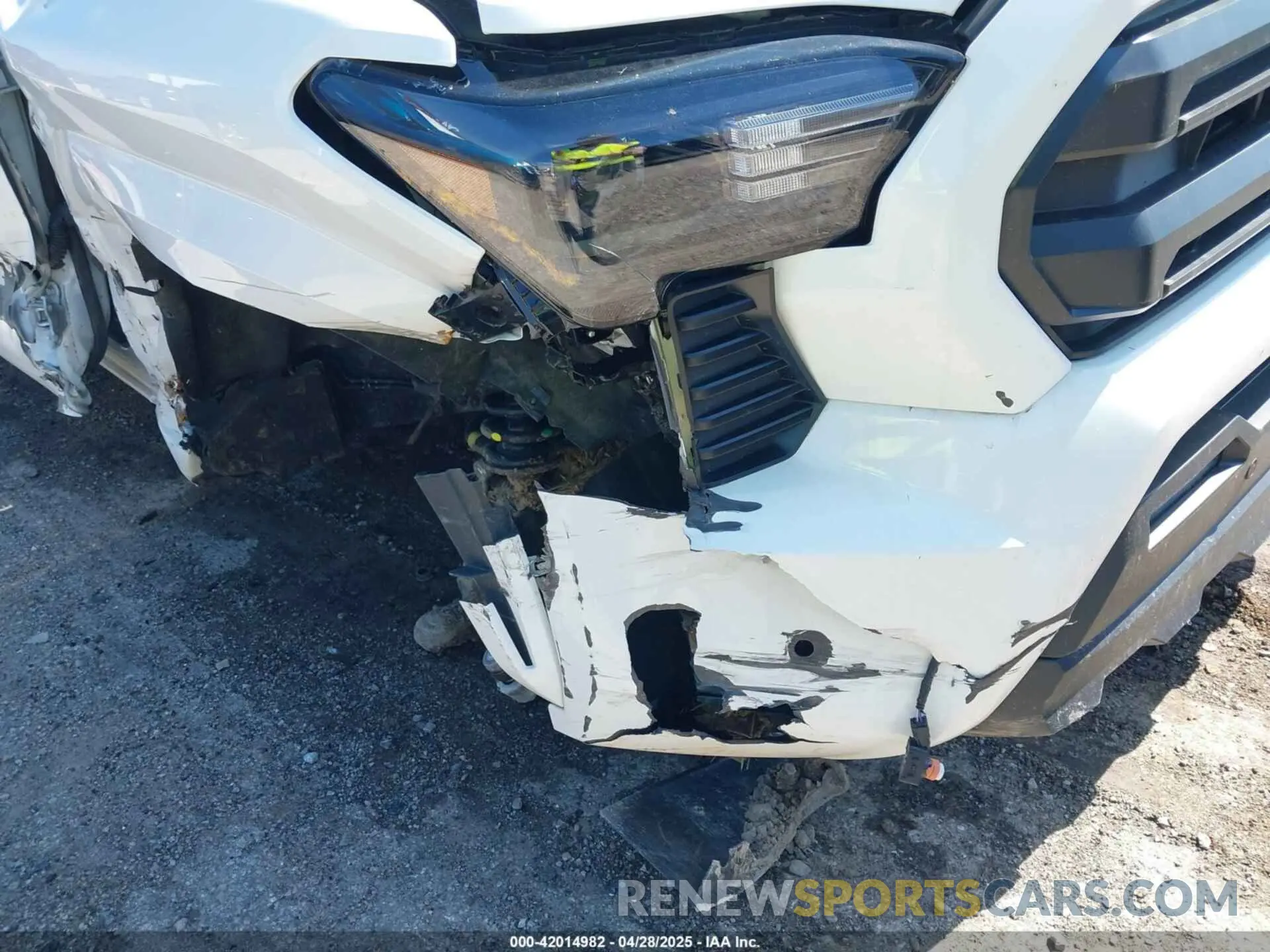21 fotografías del automóvil dañado 3TYLB5JN0RT031648 TOYOTA TACOMA 2024