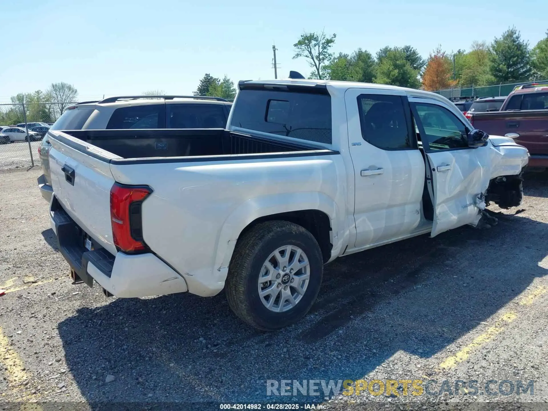 4 fotografías del automóvil dañado 3TYLB5JN0RT031648 TOYOTA TACOMA 2024