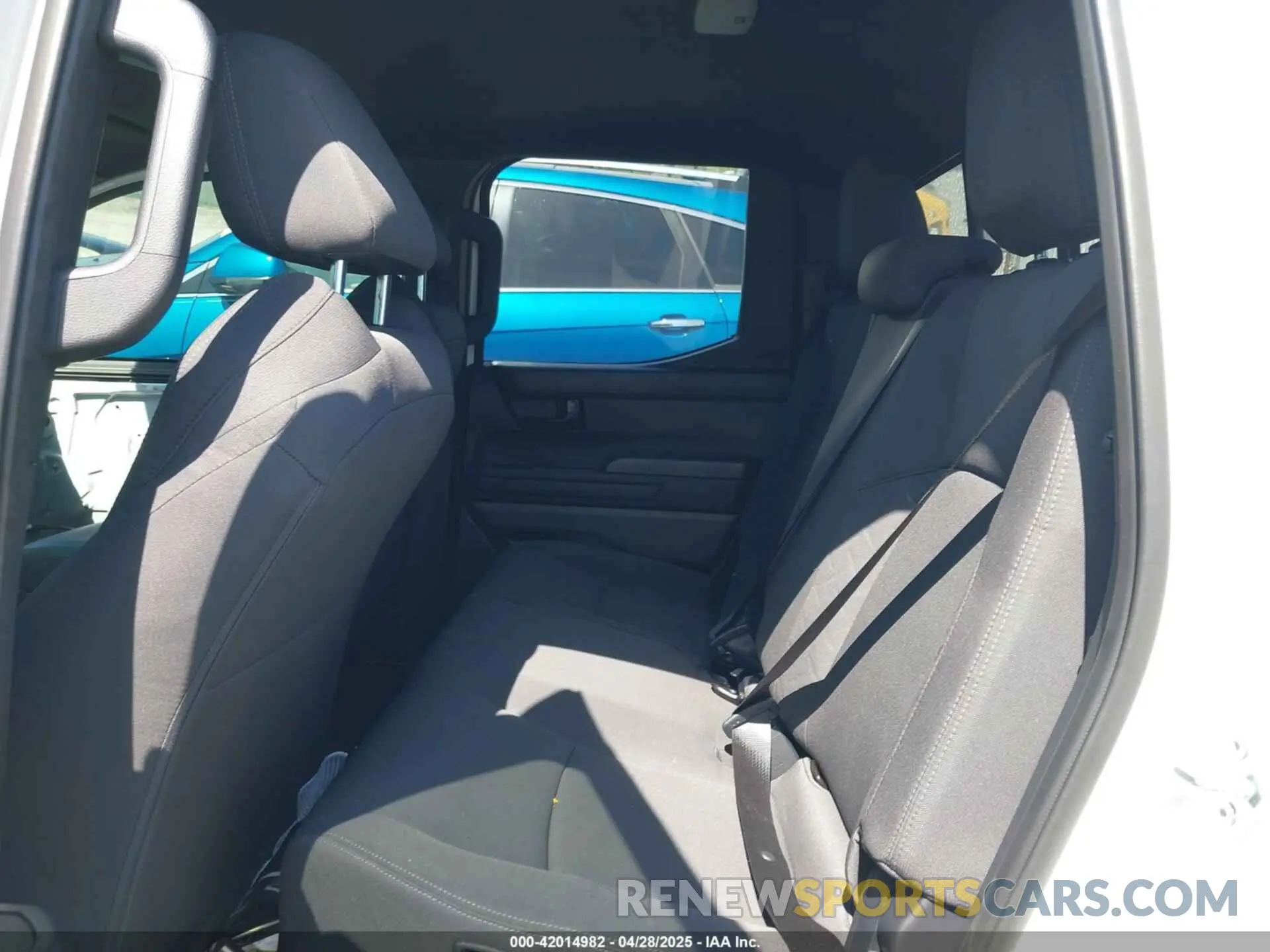 8 fotografías del automóvil dañado 3TYLB5JN0RT031648 TOYOTA TACOMA 2024