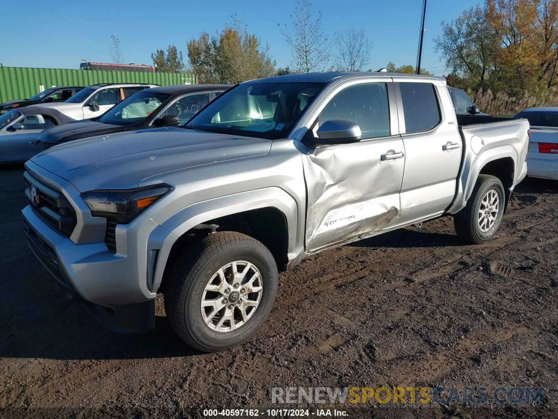 2 fotografías del automóvil dañado 3TYLB5JN0RT031729 TOYOTA TACOMA 2024