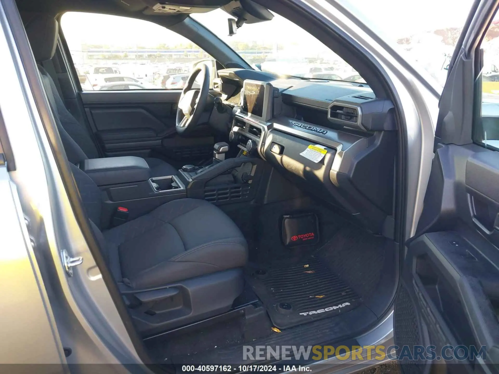 5 fotografías del automóvil dañado 3TYLB5JN0RT031729 TOYOTA TACOMA 2024