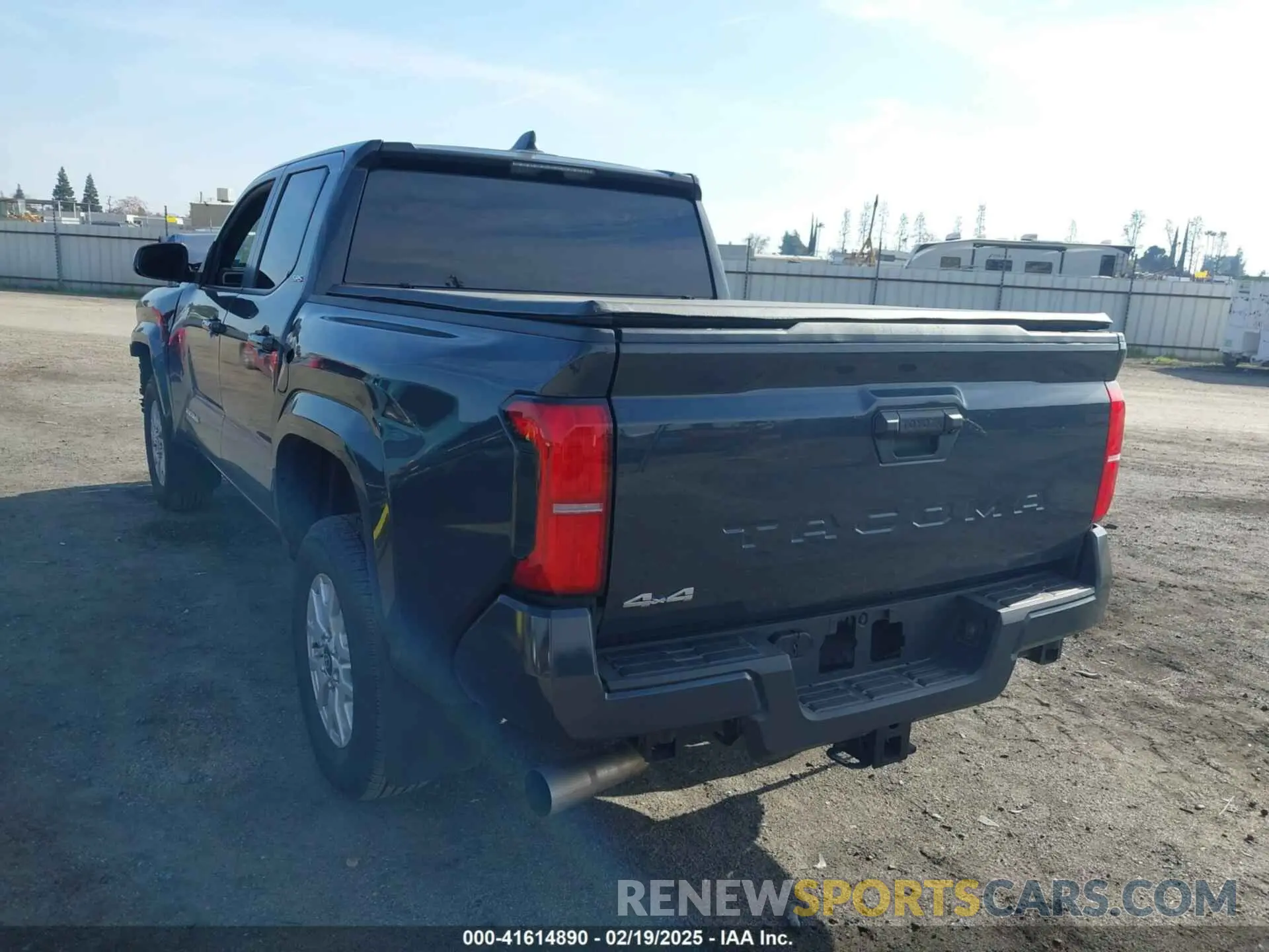 3 fotografías del automóvil dañado 3TYLB5JN1RT031108 TOYOTA TACOMA 2024