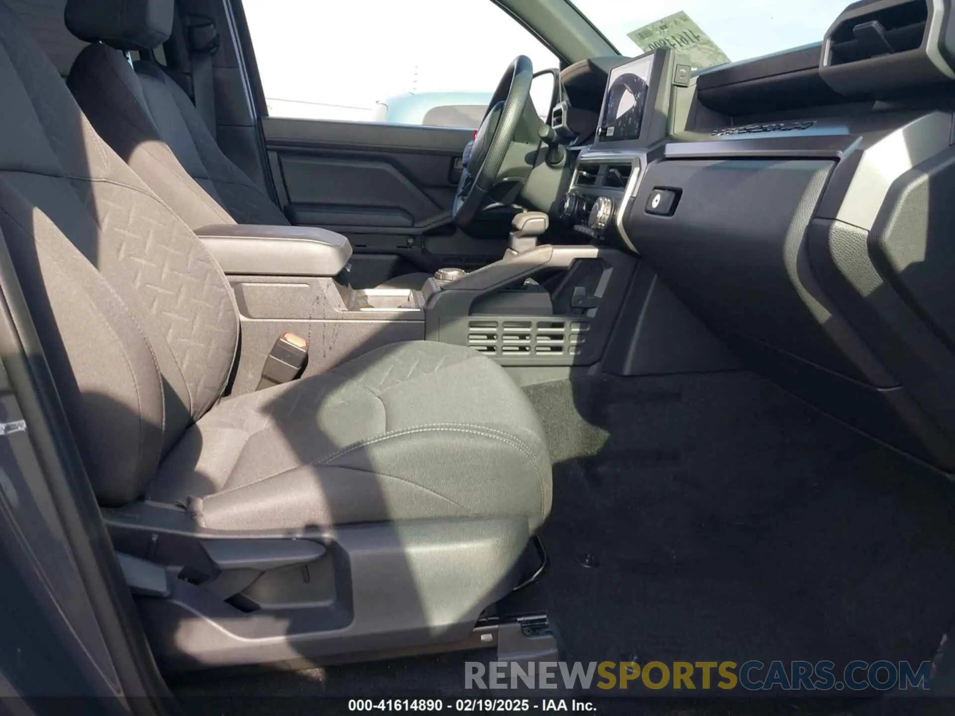 5 fotografías del automóvil dañado 3TYLB5JN1RT031108 TOYOTA TACOMA 2024