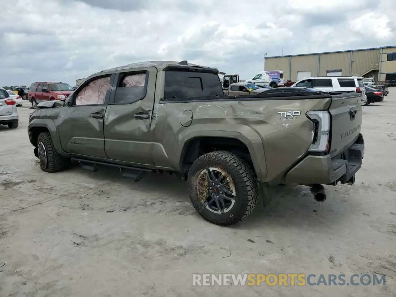 2 fotografías del automóvil dañado 3TYLB5JN1RT048880 TOYOTA TACOMA 2024