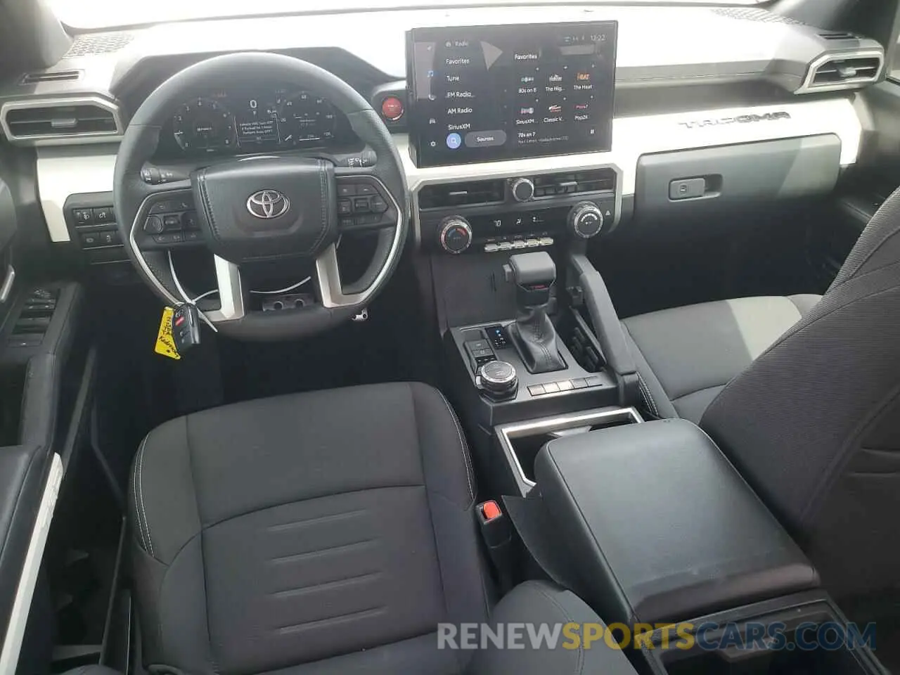 8 fotografías del automóvil dañado 3TYLB5JN2RT038214 TOYOTA TACOMA 2024