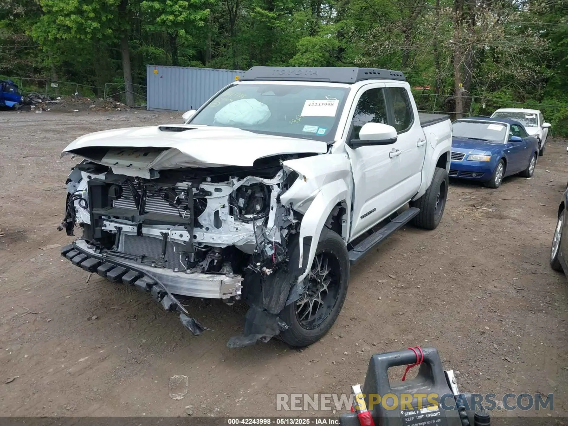 2 fotografías del automóvil dañado 3TYLB5JN3RT035788 TOYOTA TACOMA 2024