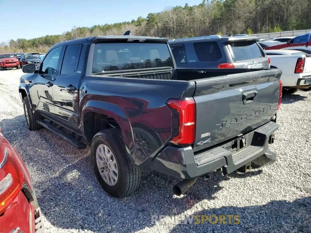 2 fotografías del automóvil dañado 3TYLB5JN3RT037640 TOYOTA TACOMA 2024
