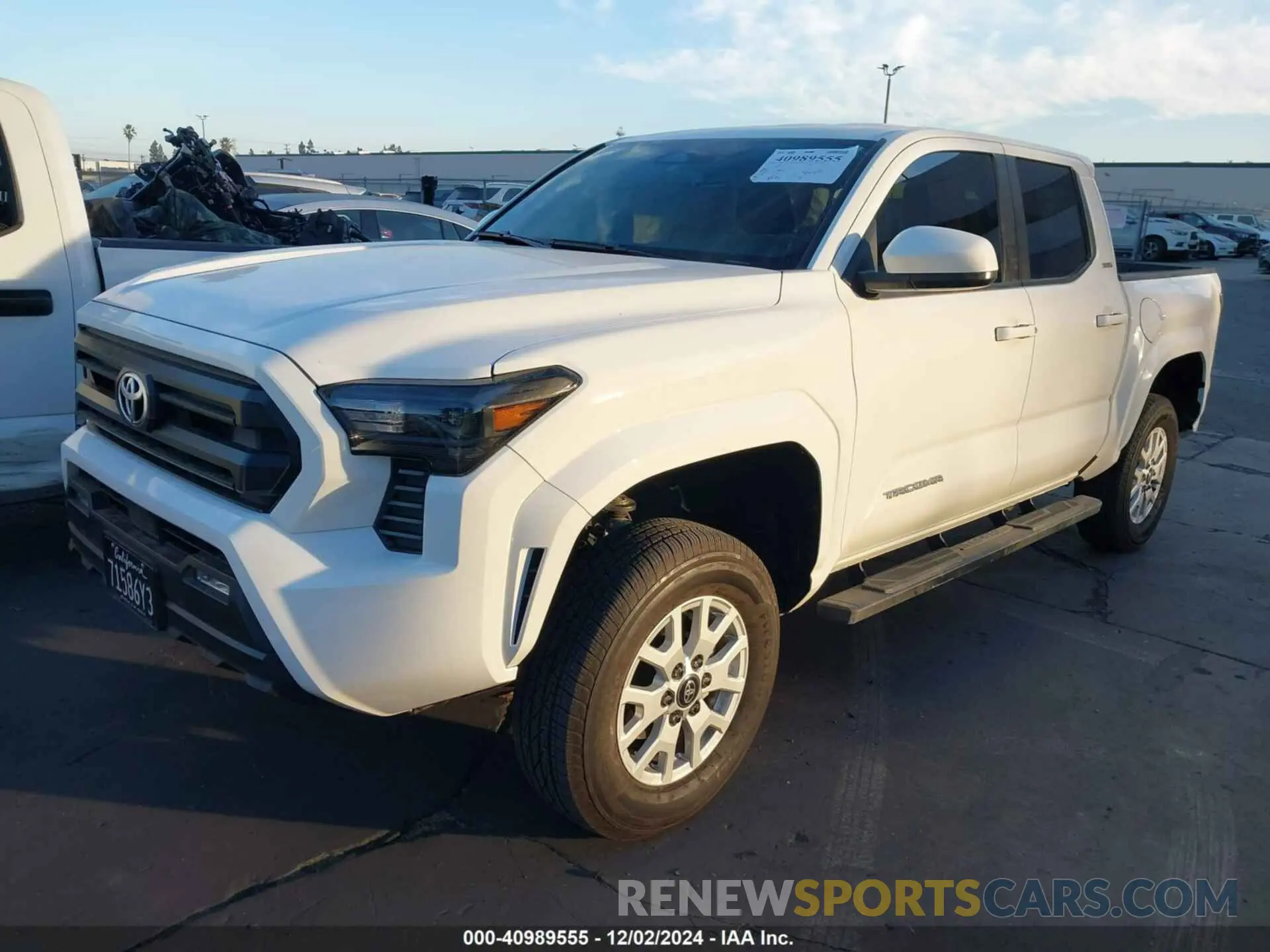 2 fotografías del automóvil dañado 3TYLB5JN6RT009346 TOYOTA TACOMA 2024