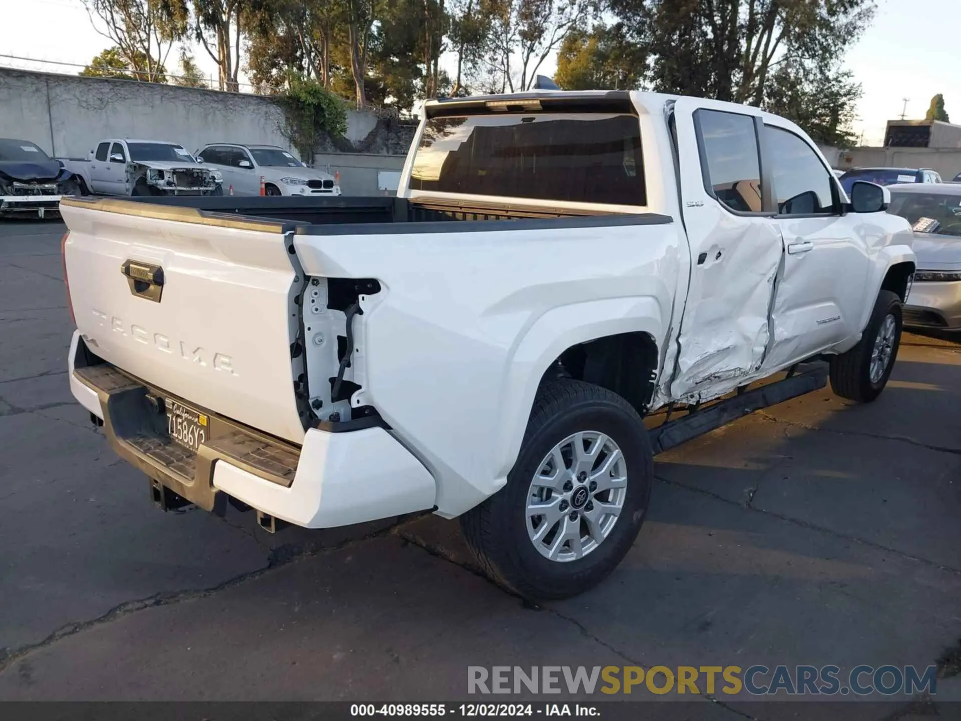 4 fotografías del automóvil dañado 3TYLB5JN6RT009346 TOYOTA TACOMA 2024