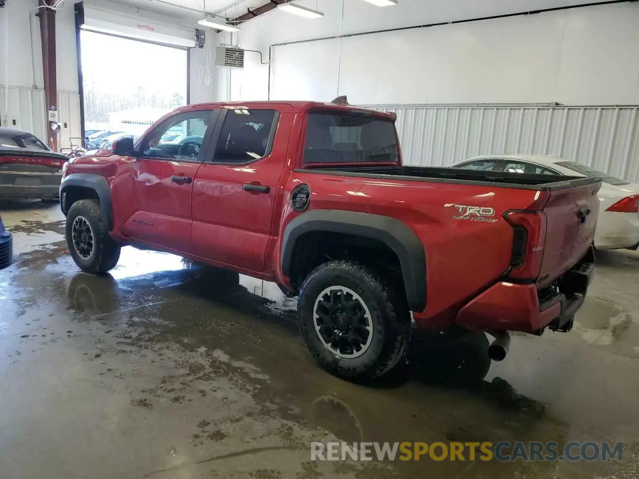 2 fotografías del automóvil dañado 3TYLB5JN9RT019689 TOYOTA TACOMA 2024