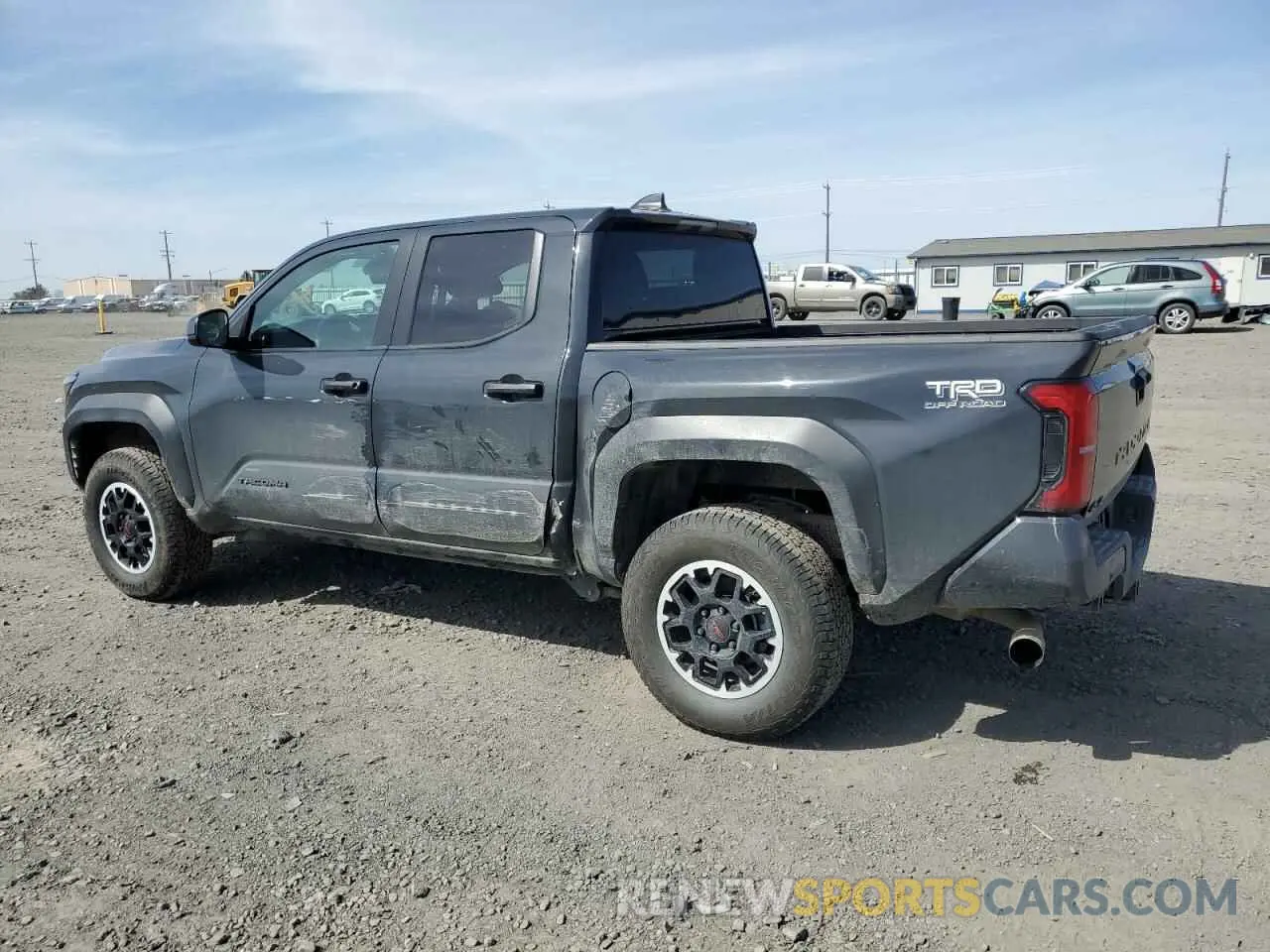 2 fotografías del automóvil dañado 3TYLB5JN9RT023337 TOYOTA TACOMA 2024
