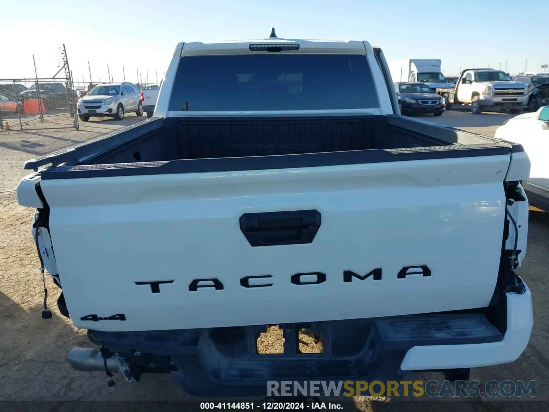 17 fotografías del automóvil dañado 3TYLB5JNXRT012377 TOYOTA TACOMA 2024