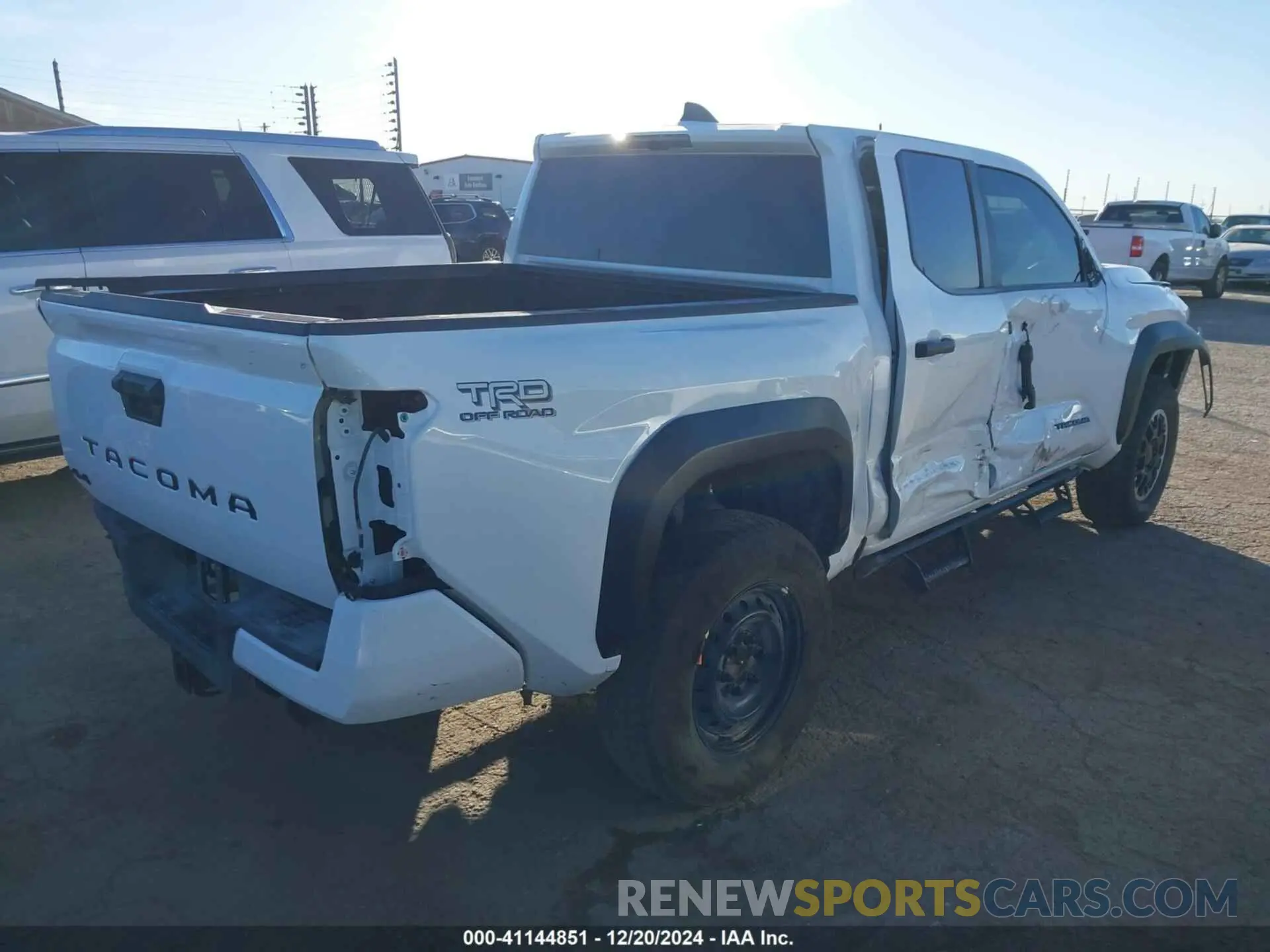 4 fotografías del automóvil dañado 3TYLB5JNXRT012377 TOYOTA TACOMA 2024