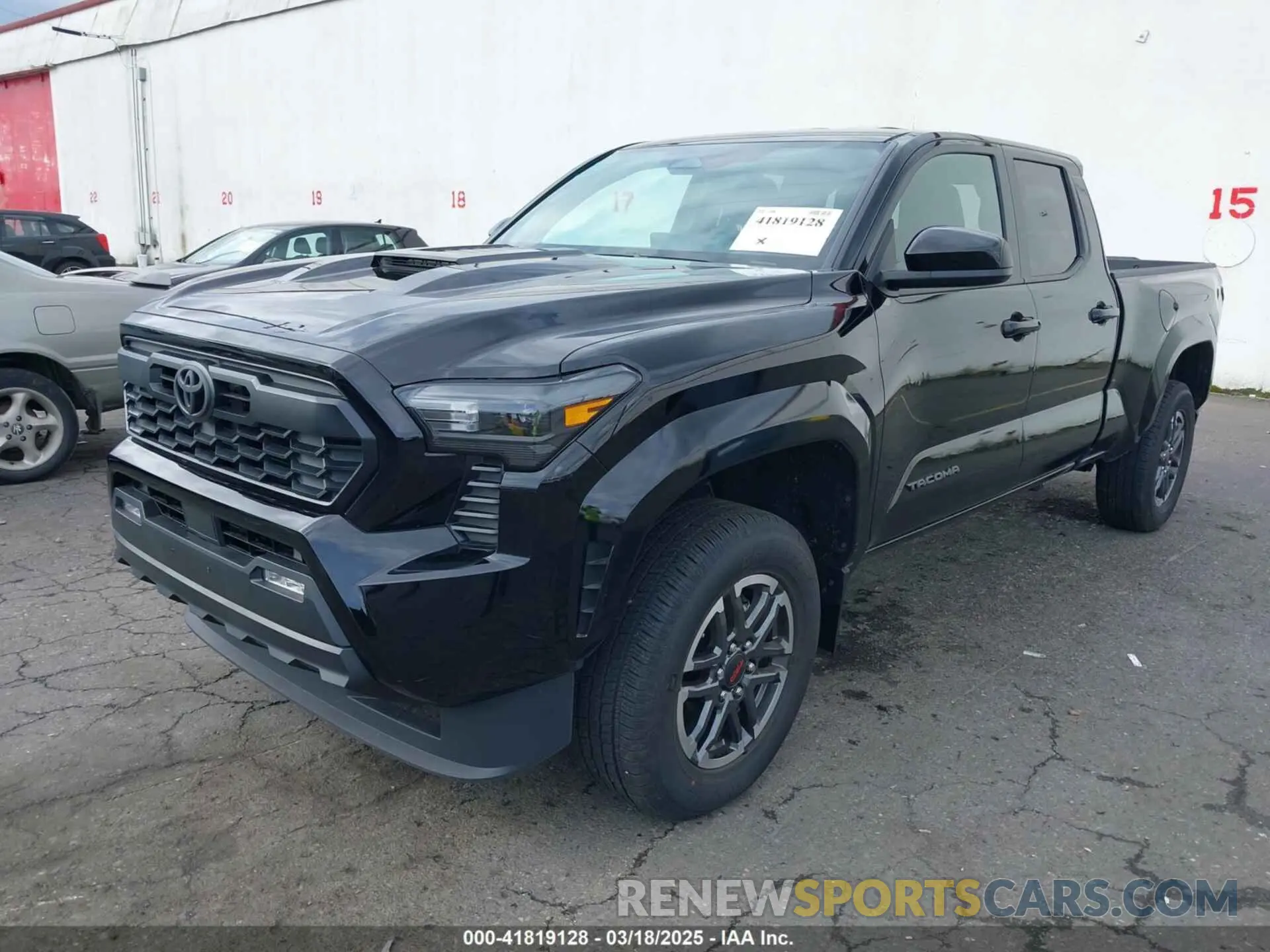 2 fotografías del automóvil dañado 3TYLB5JNXRT055214 TOYOTA TACOMA 2024