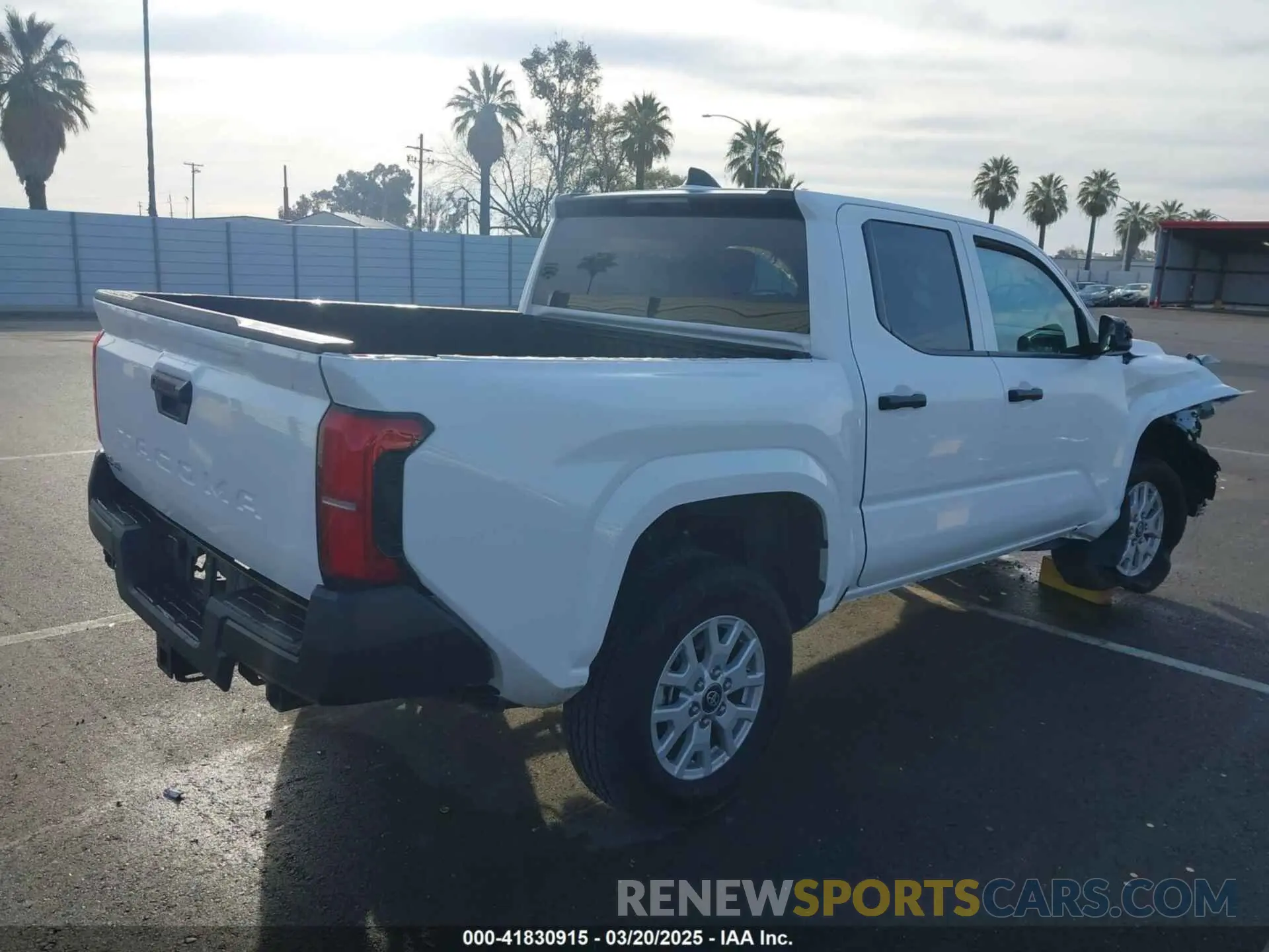 4 fotografías del automóvil dañado 3TYLD5KN0RT004636 TOYOTA TACOMA 2024