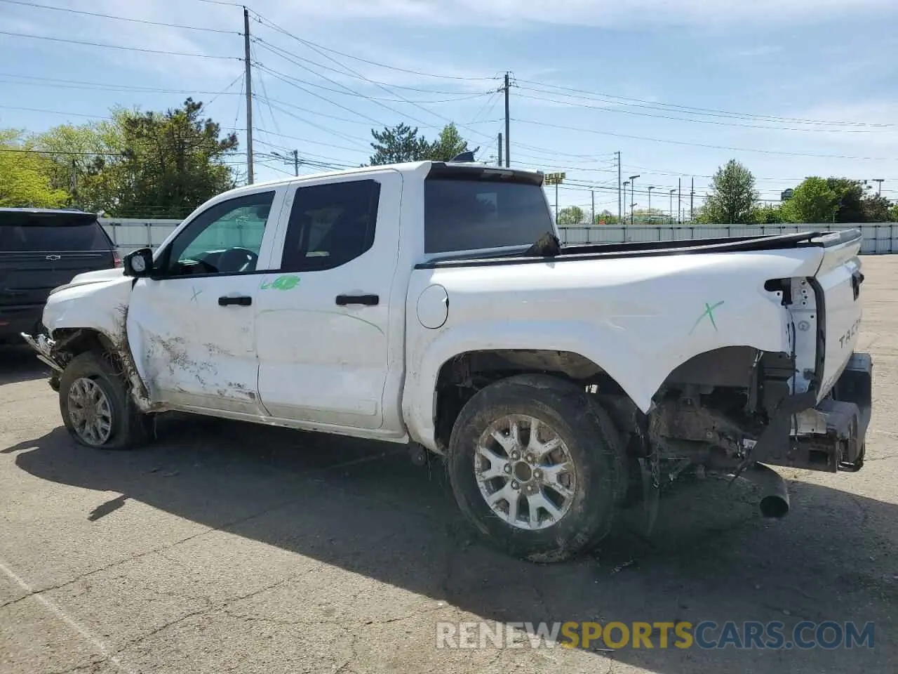 2 fotografías del automóvil dañado 3TYLD5KN2RT004007 TOYOTA TACOMA 2024
