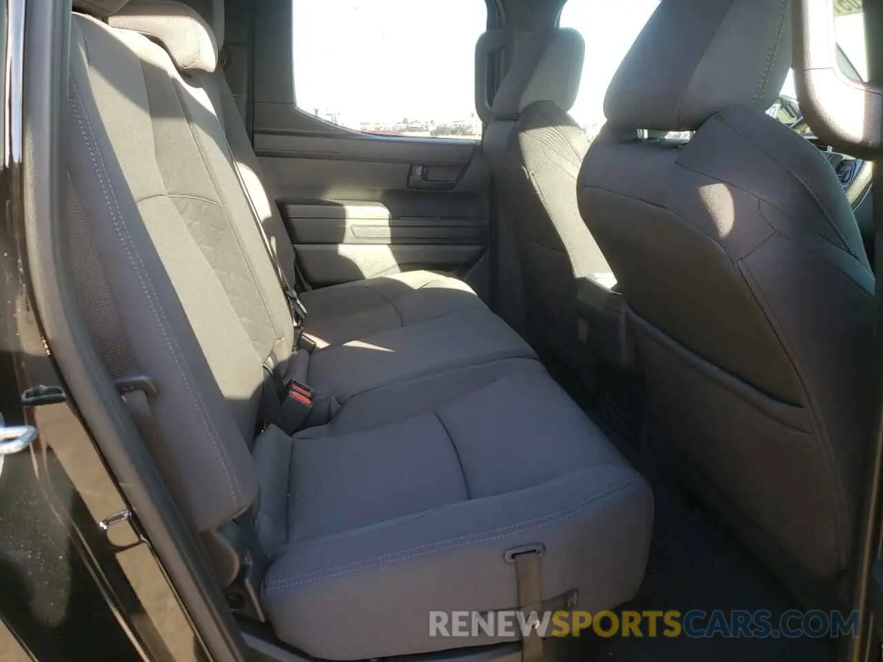12 fotografías del automóvil dañado 3TYLD5KN7RT002835 TOYOTA TACOMA 2024